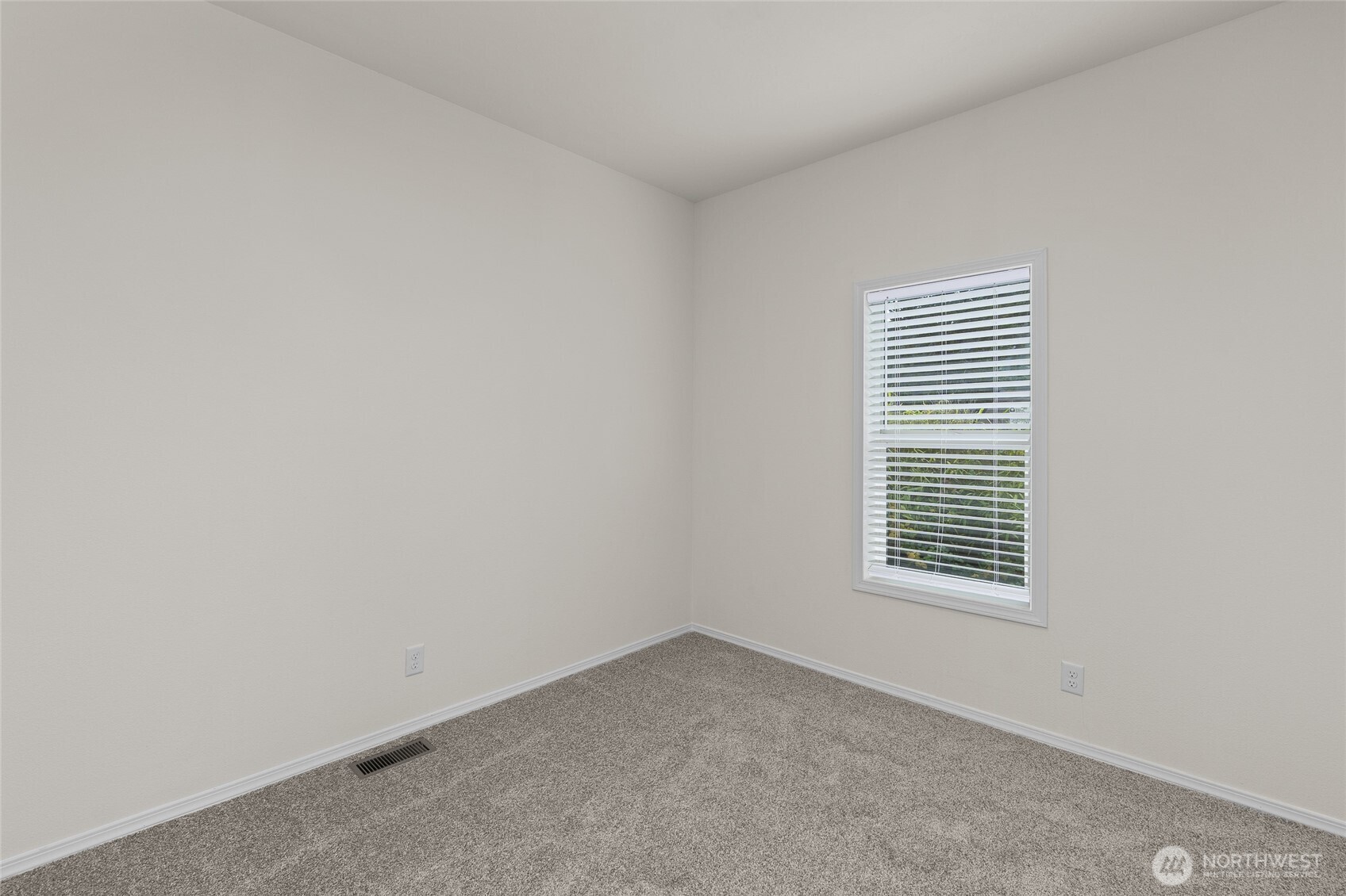 8918 Mulberry Court SE