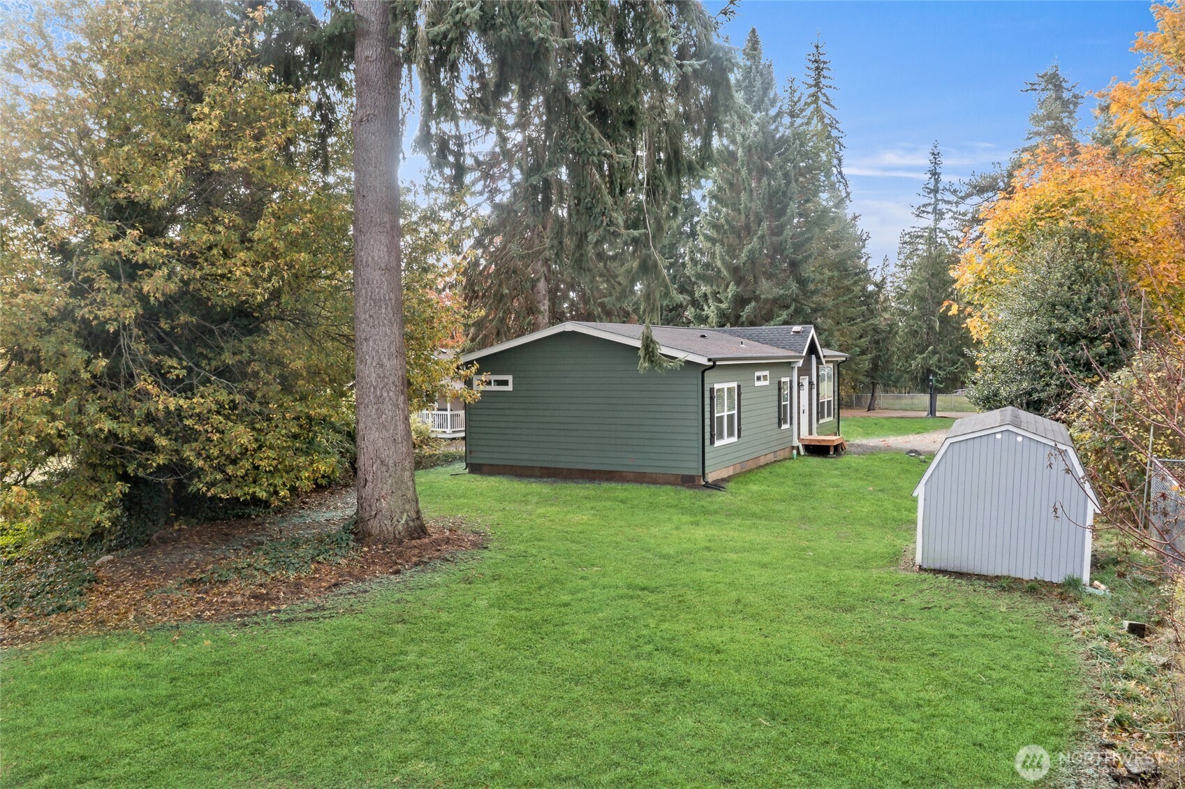 8918 Mulberry Court SE