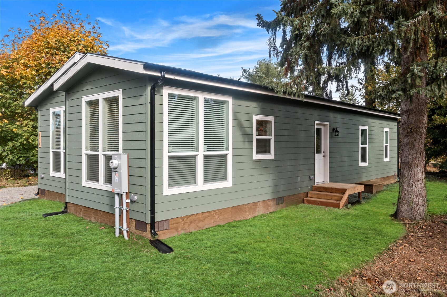 8918 Mulberry Court SE