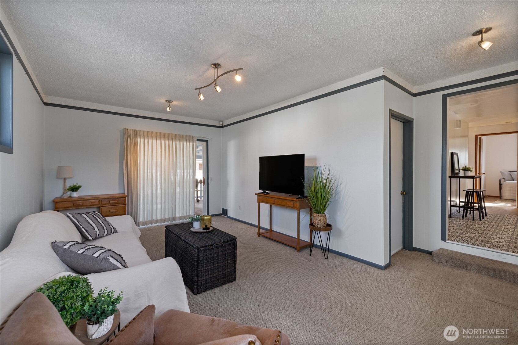 5001 S Cushman Avenue