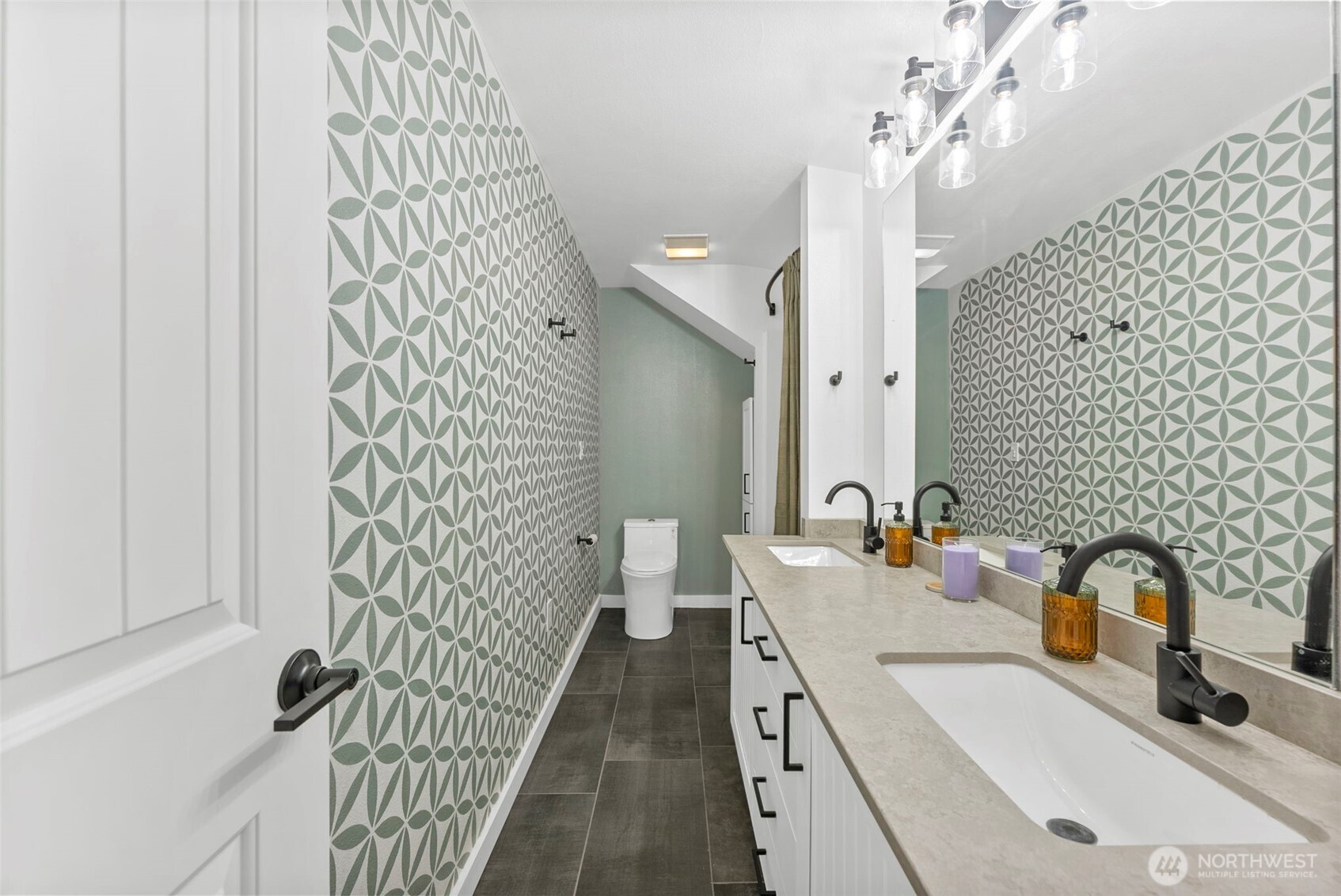 104 Pennsylvania Avenue N