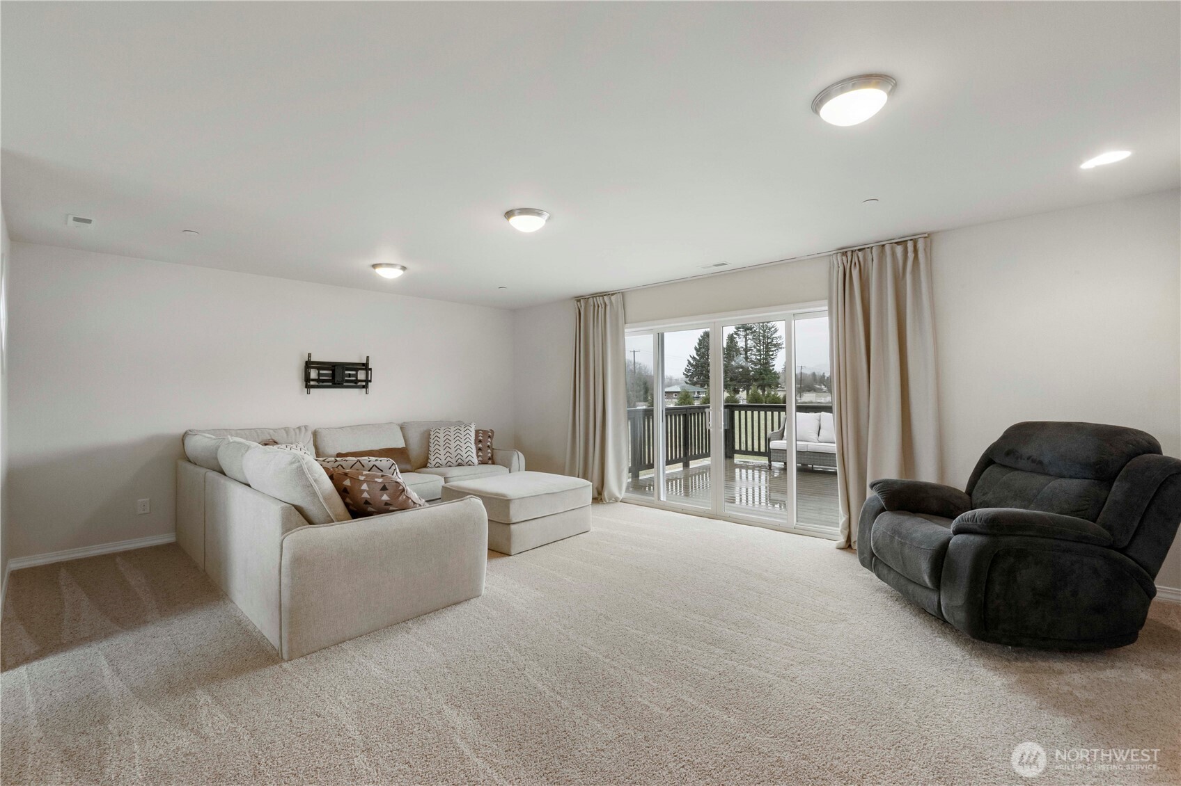 11211 244th Avenue Ct E