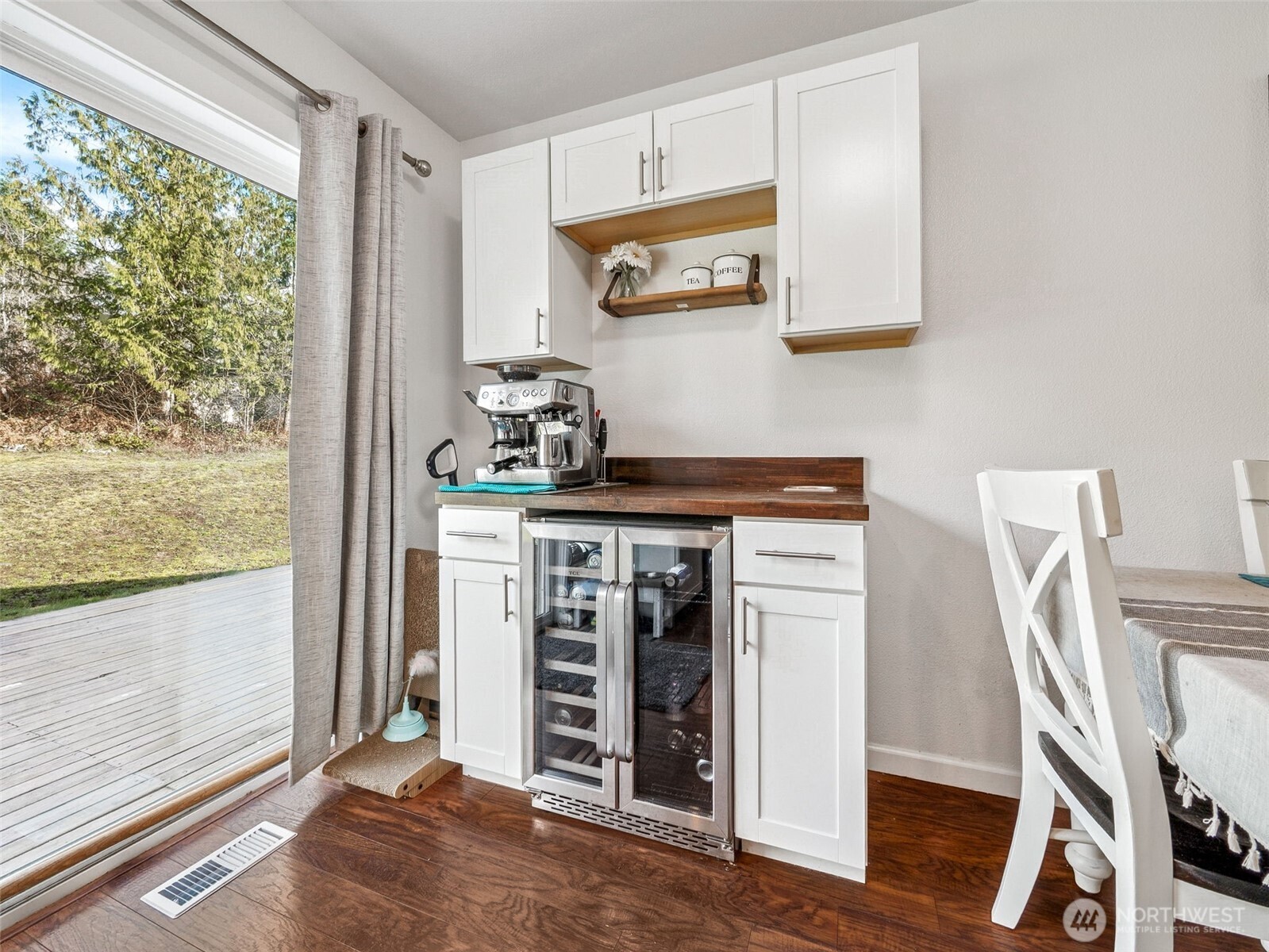 40407 Mountain Highway E