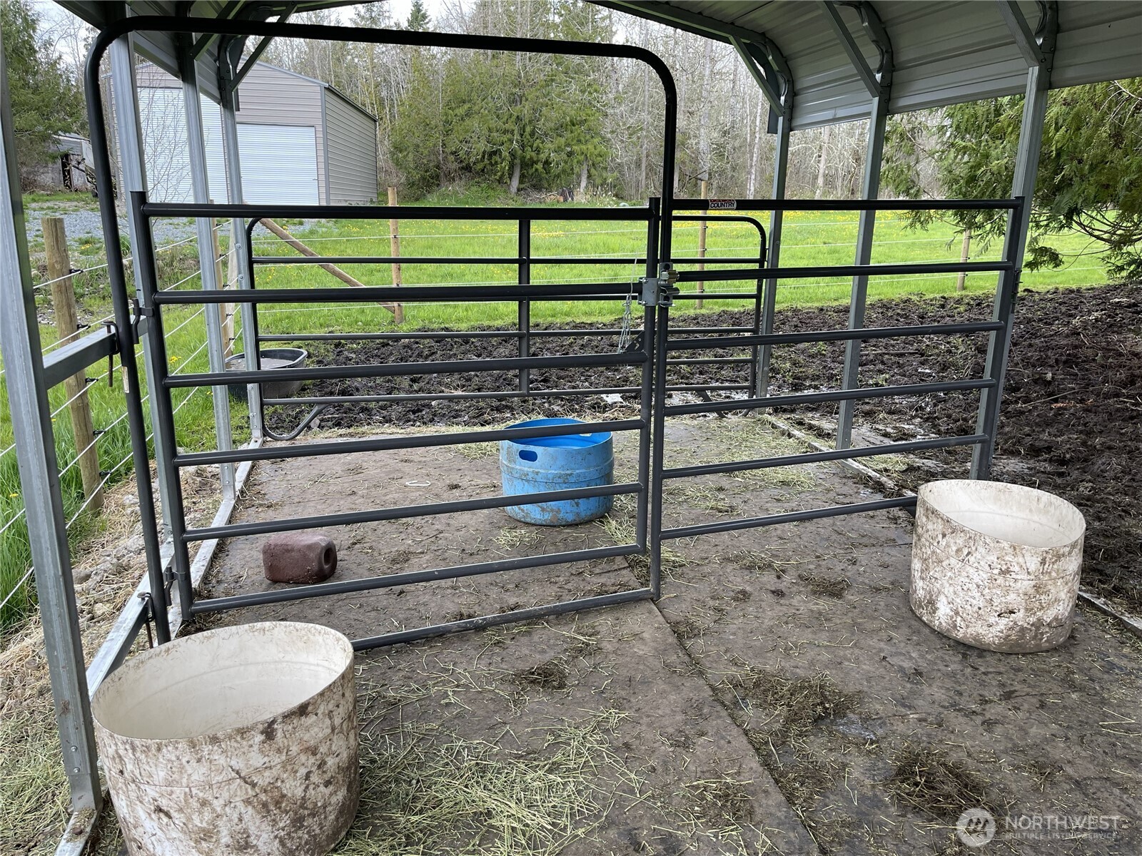 40407 Mountain Highway E