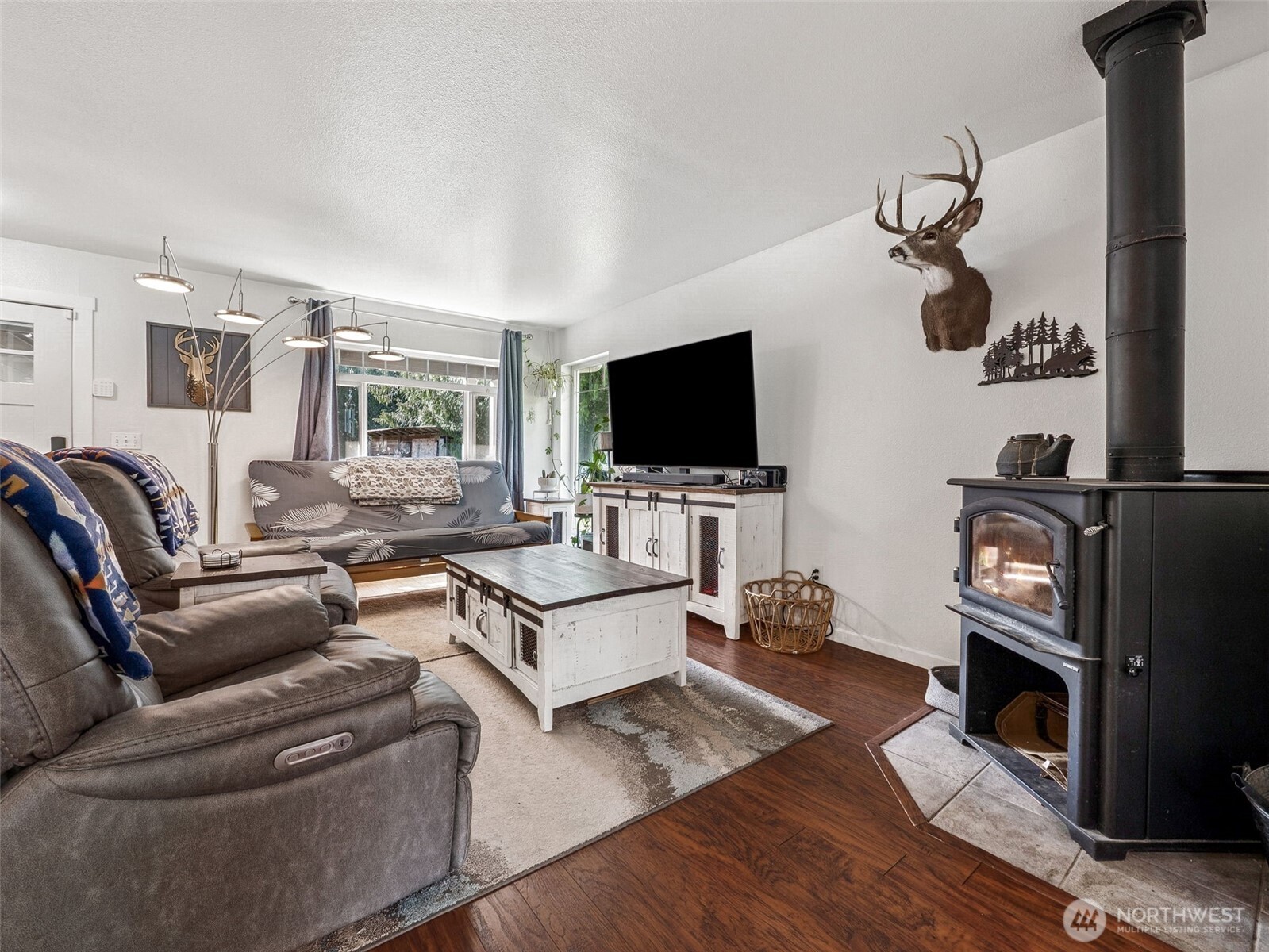 40407 Mountain Highway E