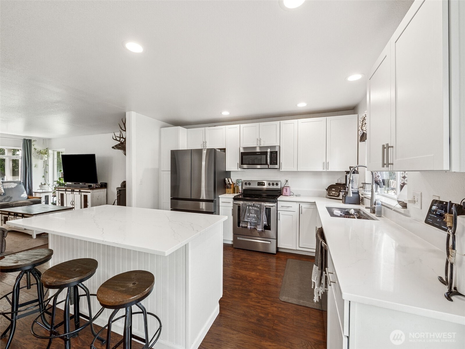 40407 Mountain Highway E