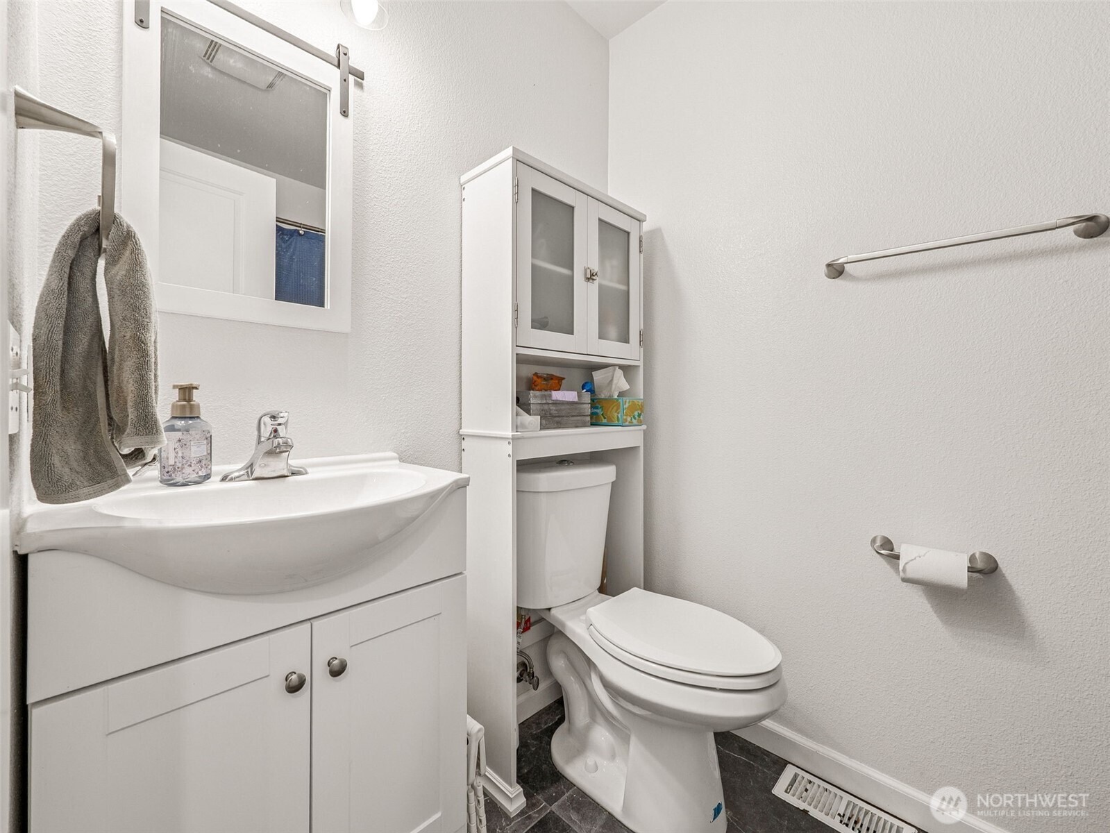 40407 Mountain Highway E