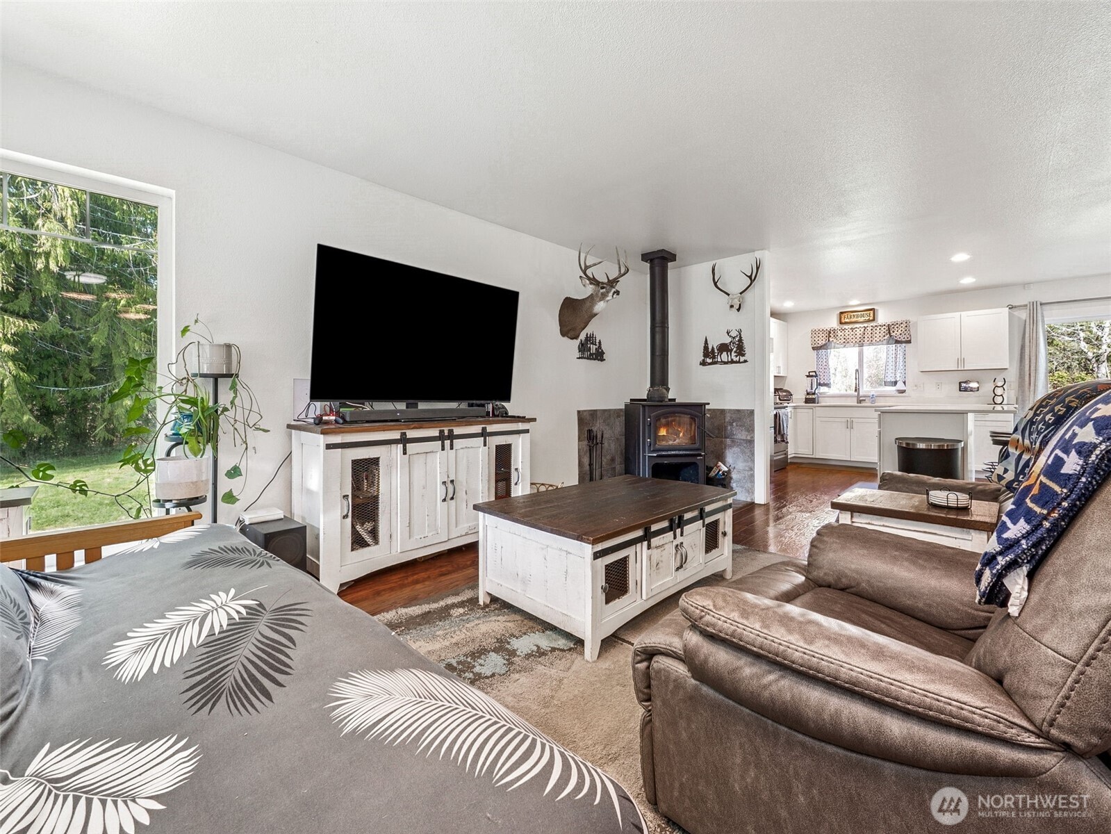 40407 Mountain Highway E