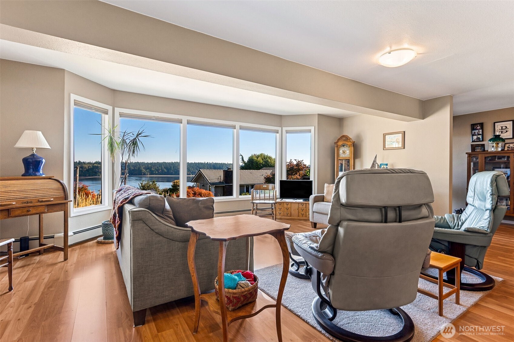 1405 Rolling Hills Terrace NW