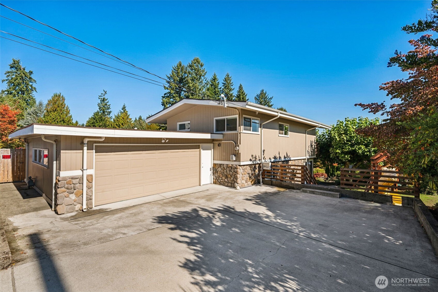 1405 Rolling Hills Terrace NW