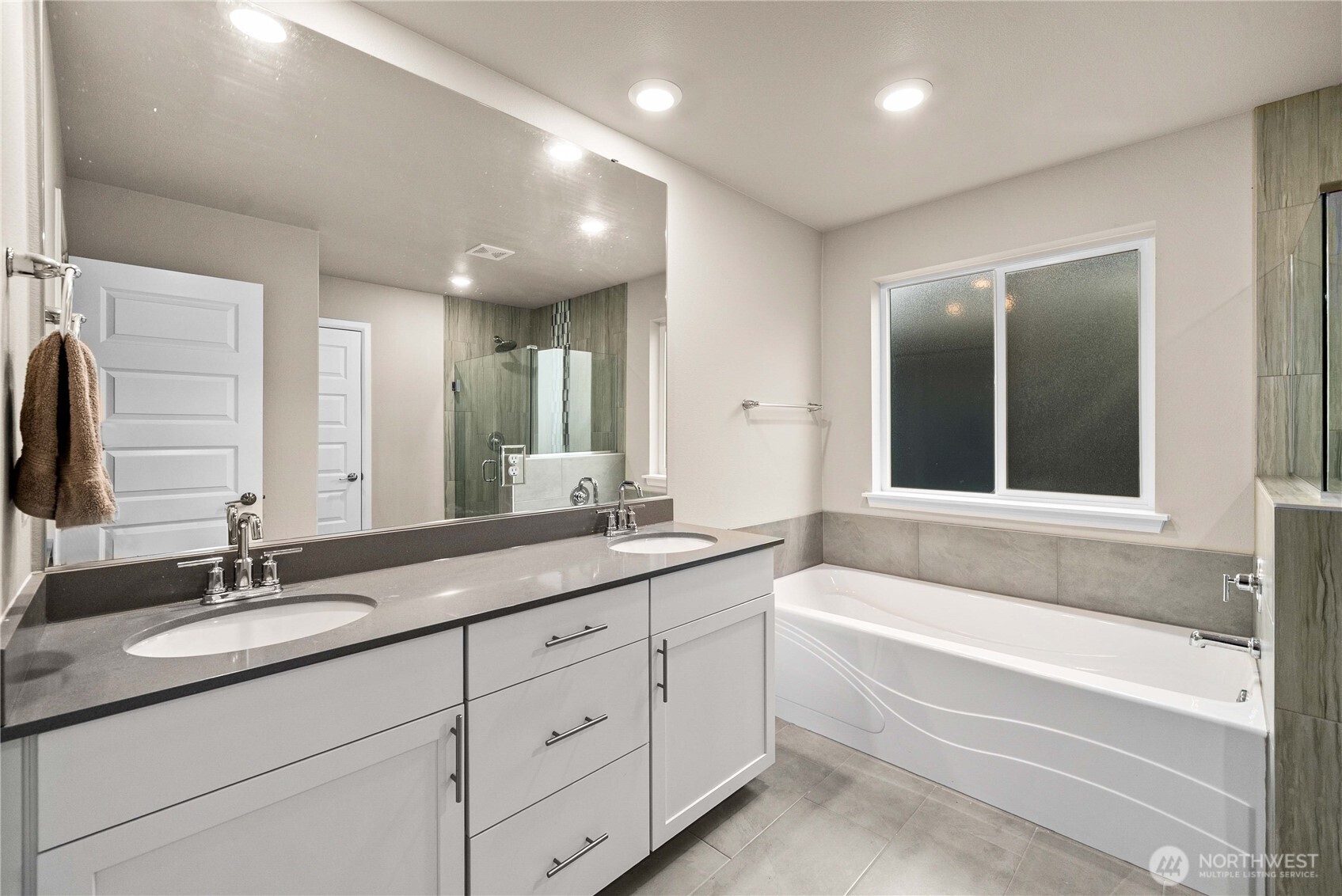 14962 Olympic Loop E