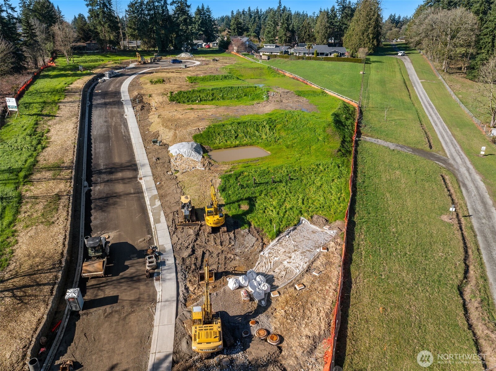 10712 Fruitland Avenue E