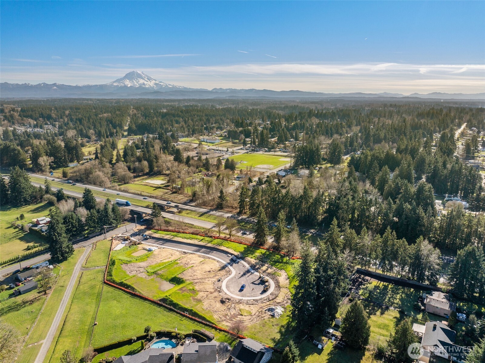 10712 Fruitland Avenue E