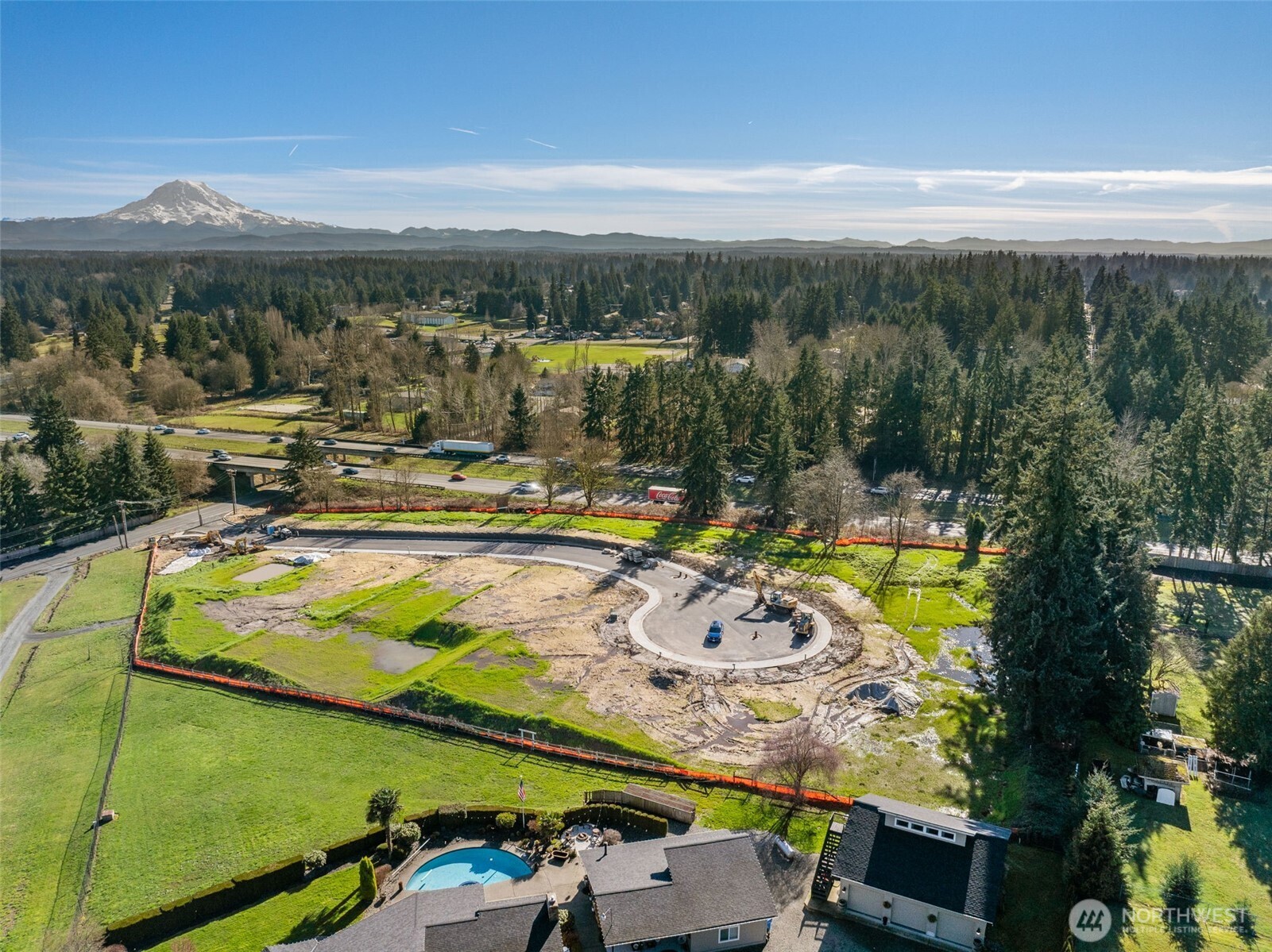 10712 Fruitland Avenue E