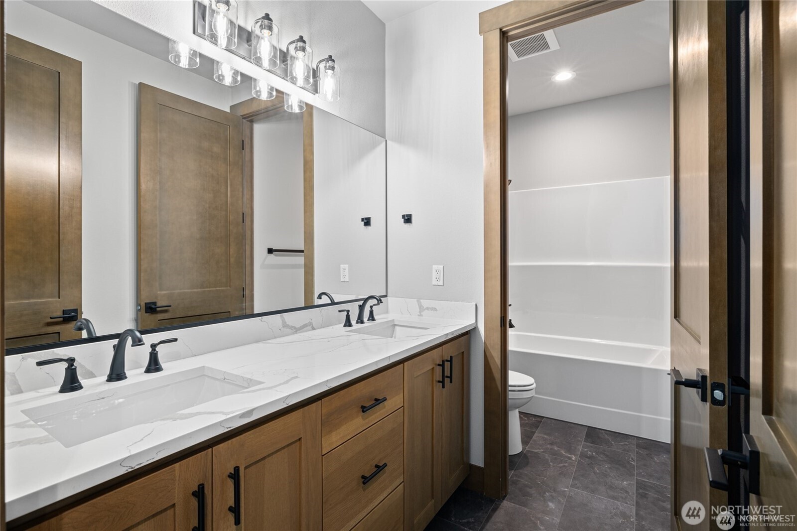 New Suncadia Resort Home in Rope Rider Neighborhood