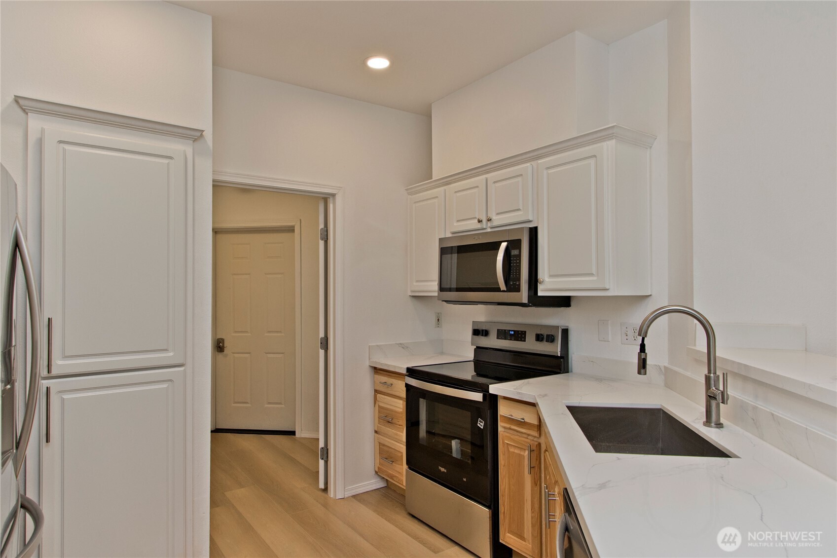 1920 Spencer Court Unit: B13
