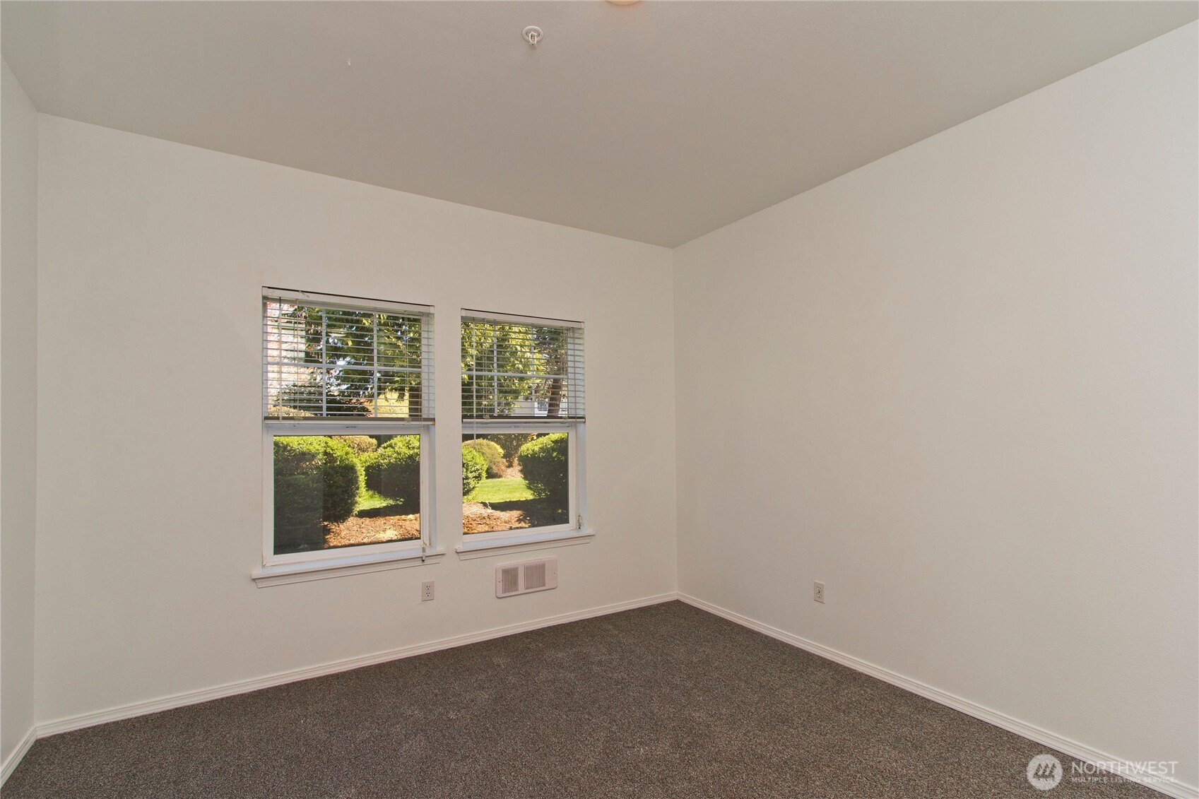 1920 Spencer Court Unit: B13