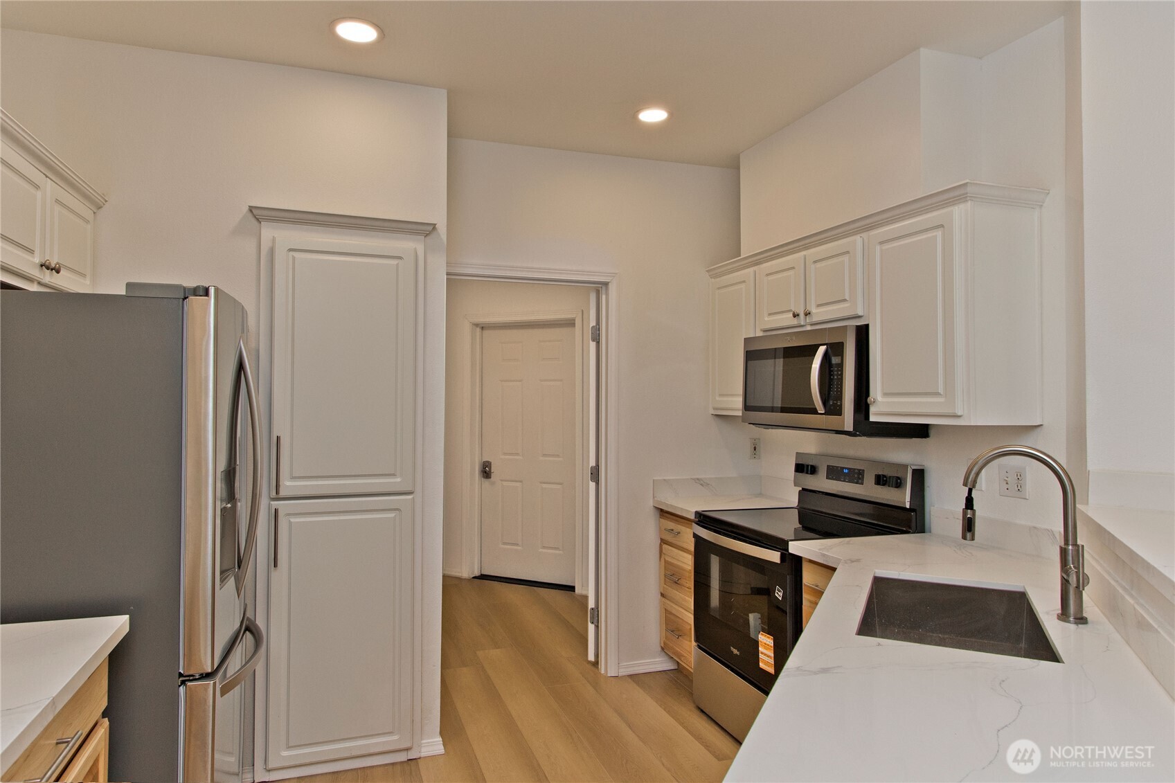 1920 Spencer Court Unit: B13