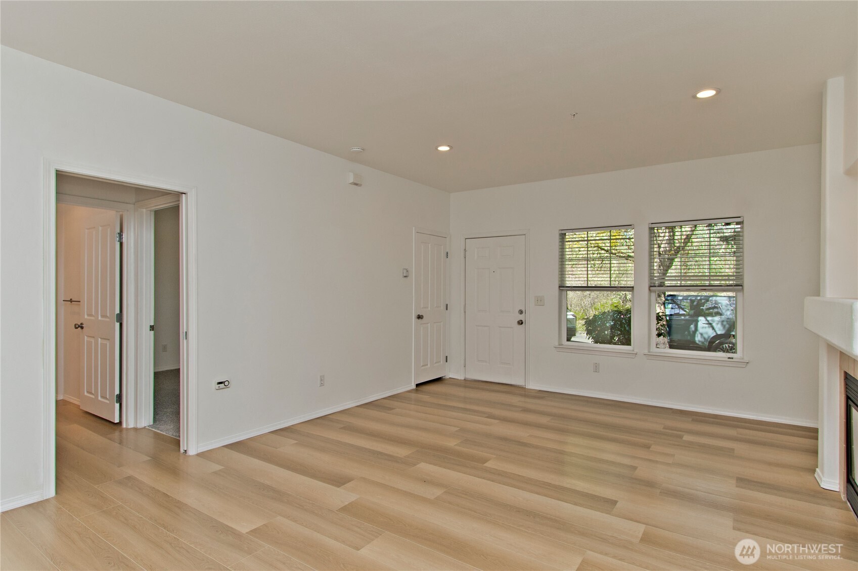 1920 Spencer Court Unit: B13