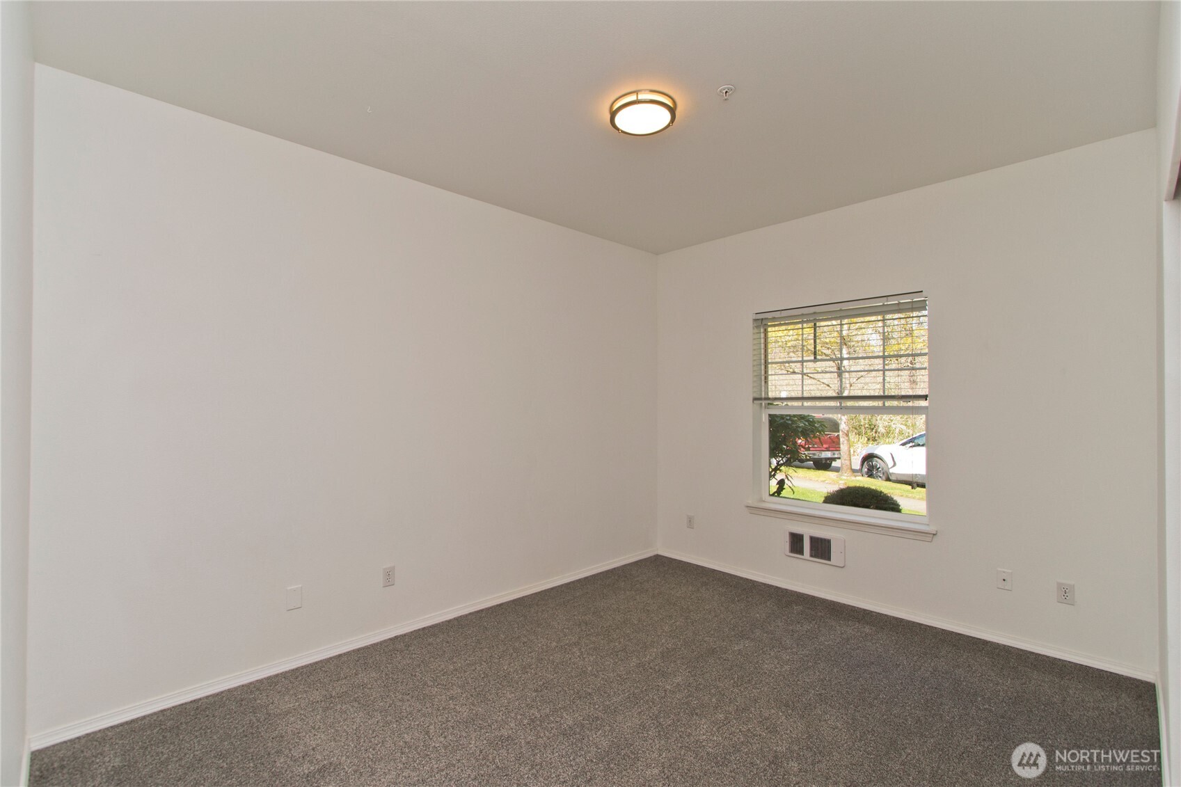 1920 Spencer Court Unit: B13