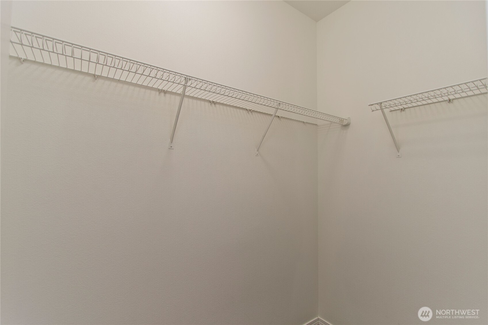 1920 Spencer Court Unit: B13