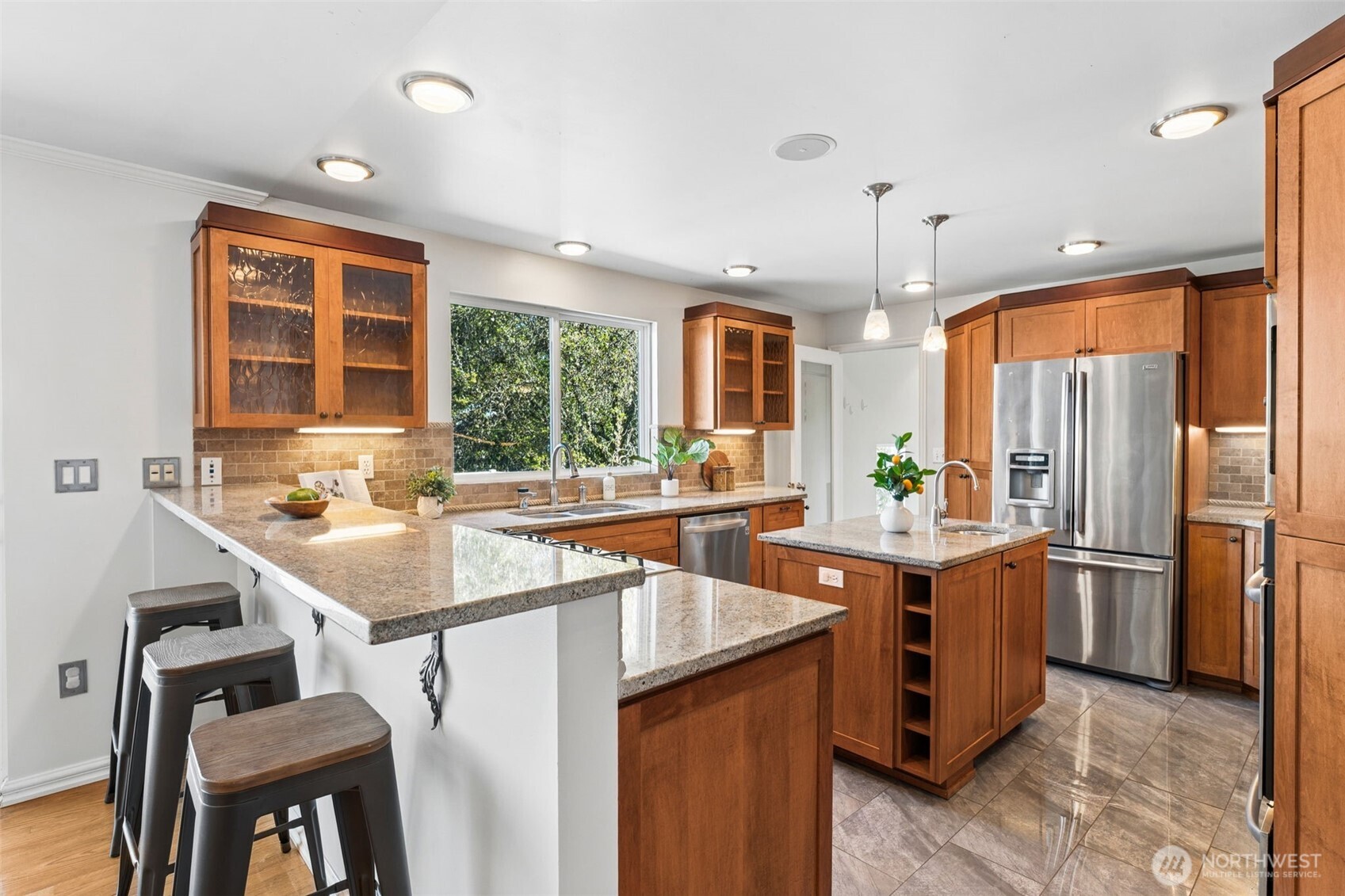 8424 East Side Drive NE