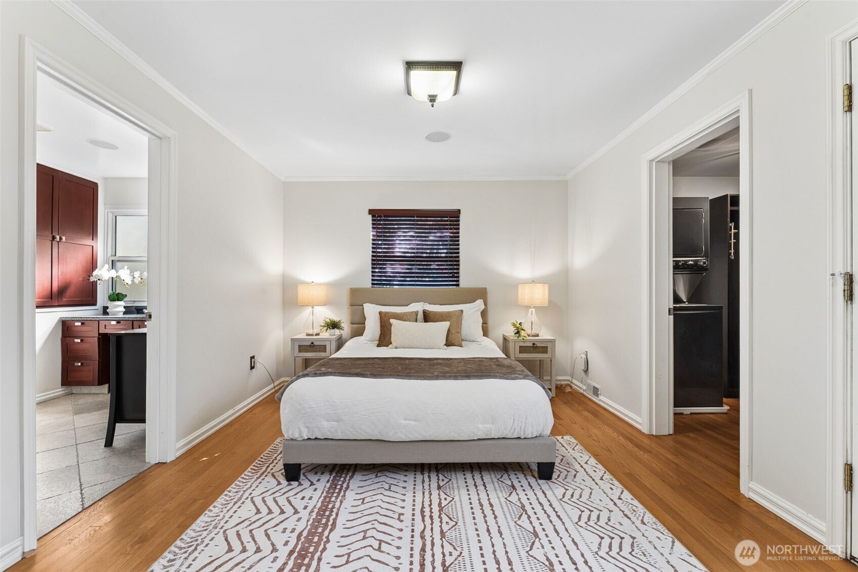 8424 East Side Drive NE