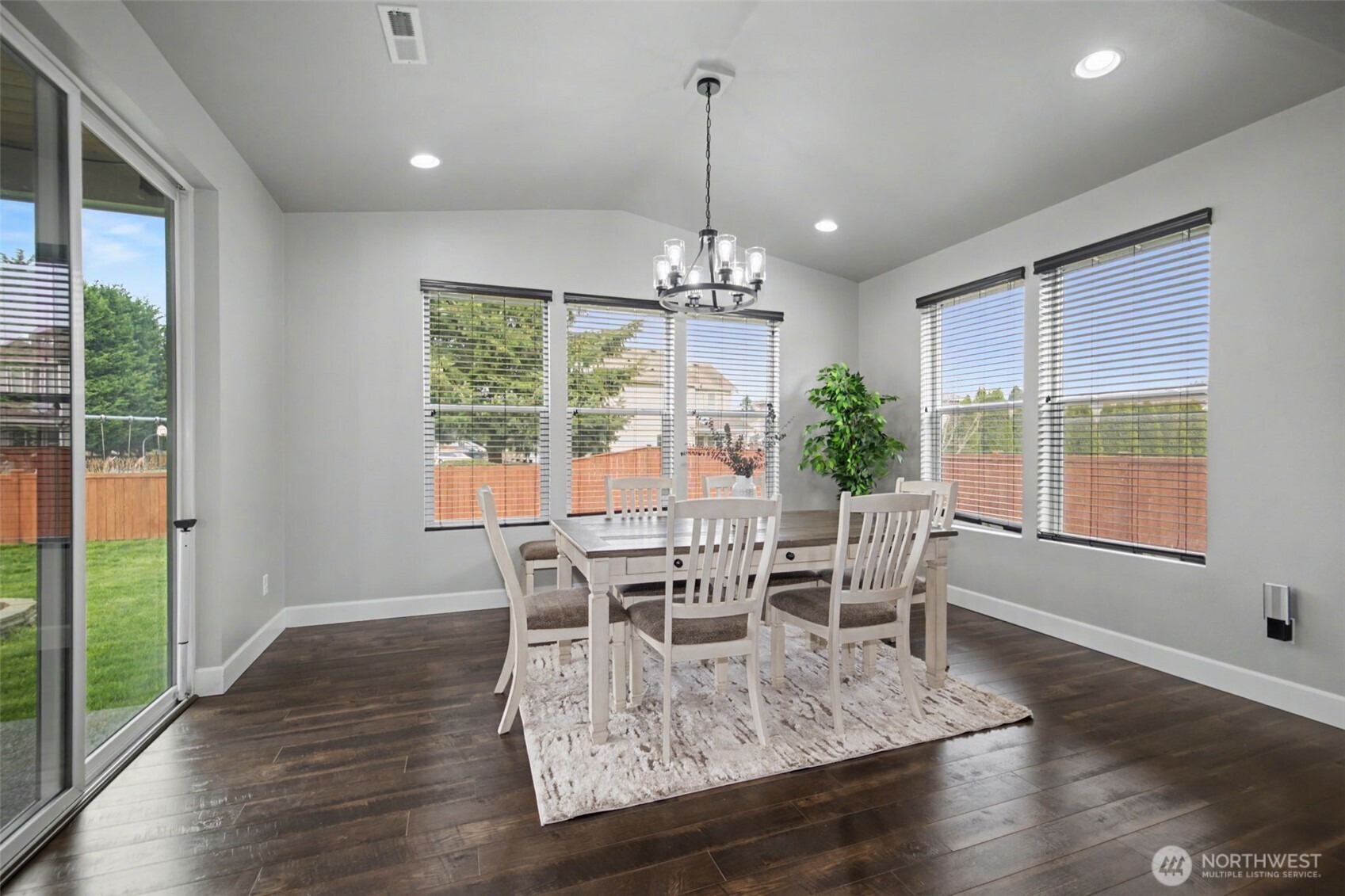 207 Fielding Street NE