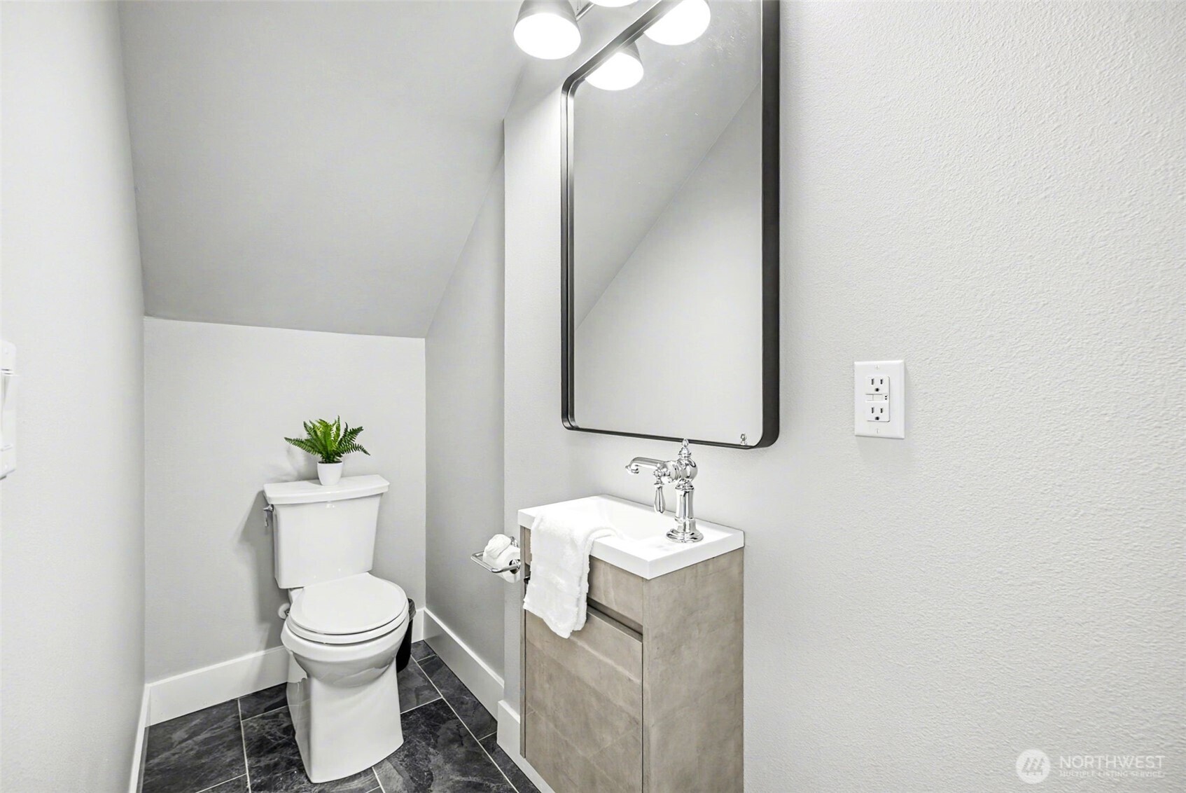 17823 214th Avenue Ct E