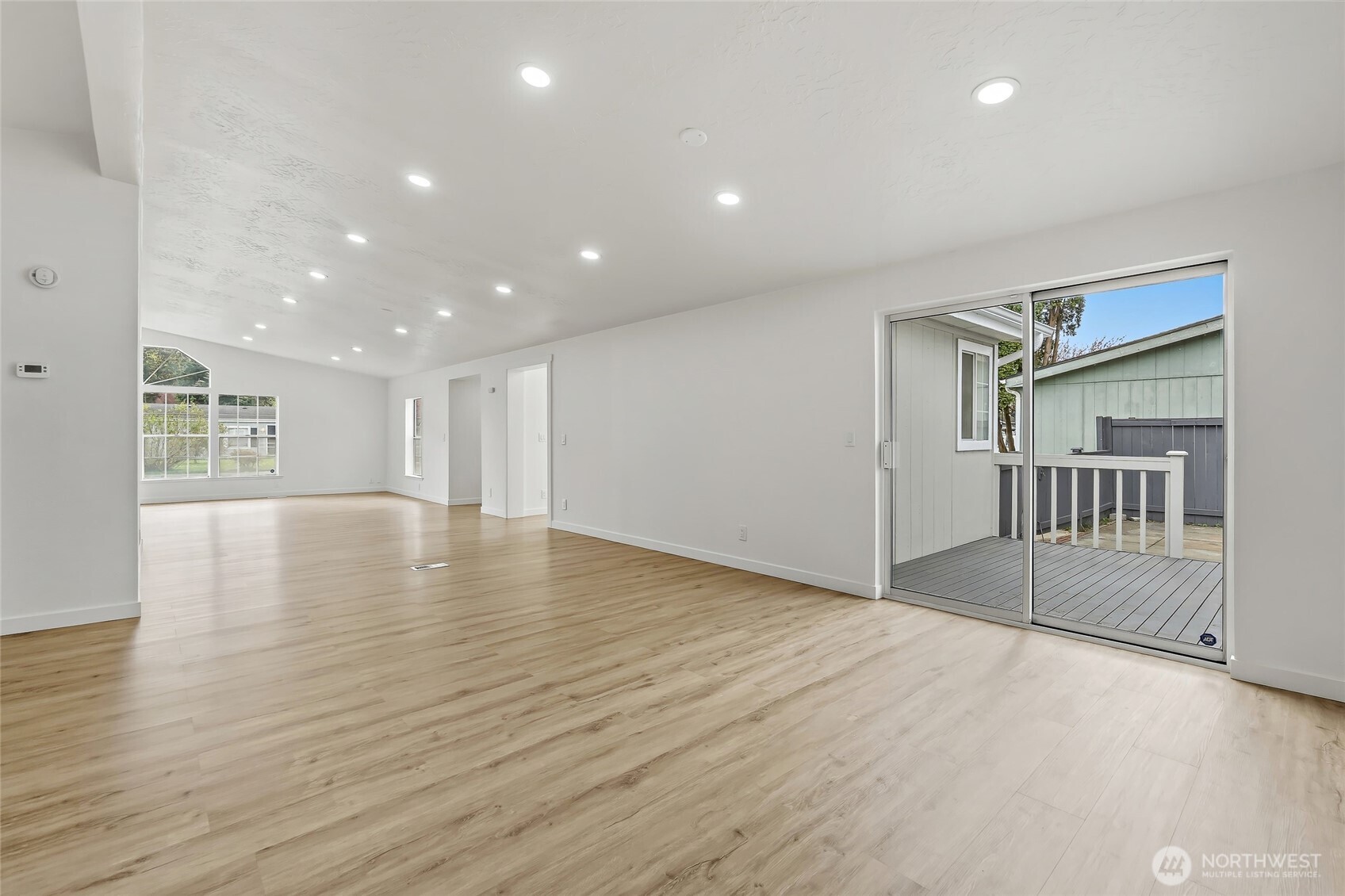 410 V Place SE