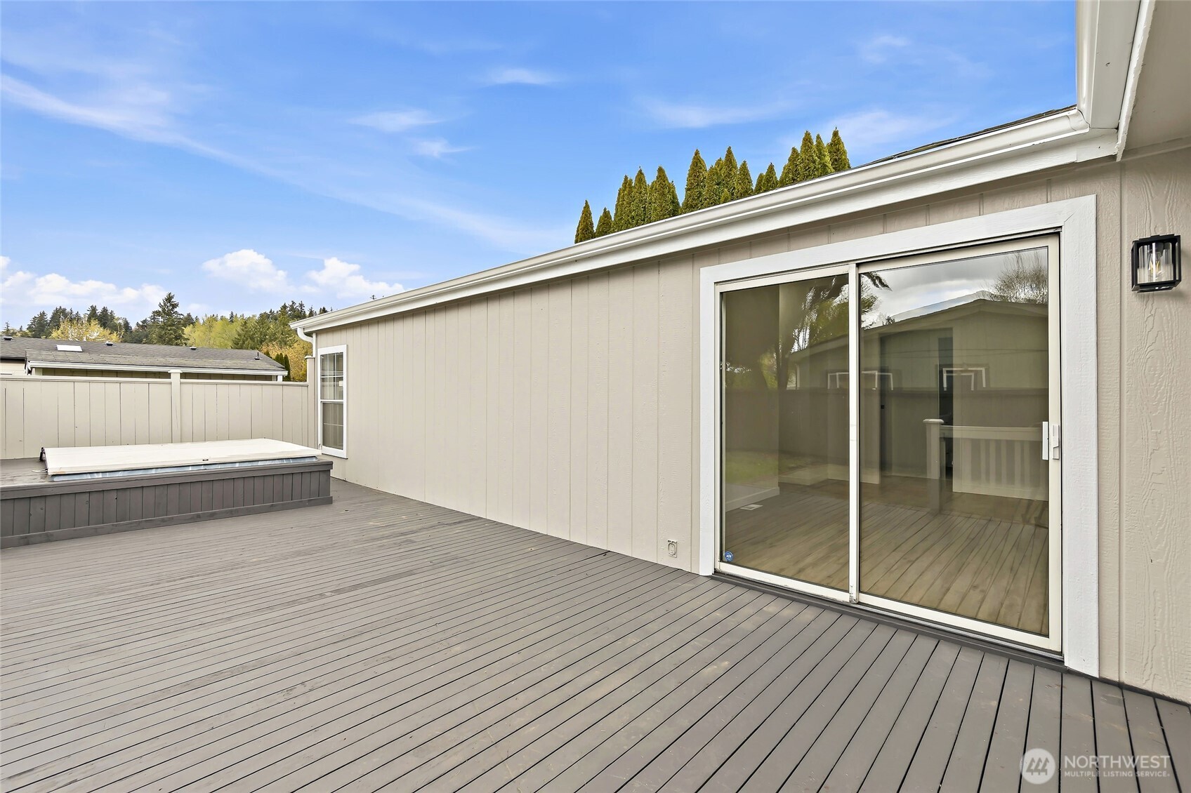 410 V Place SE