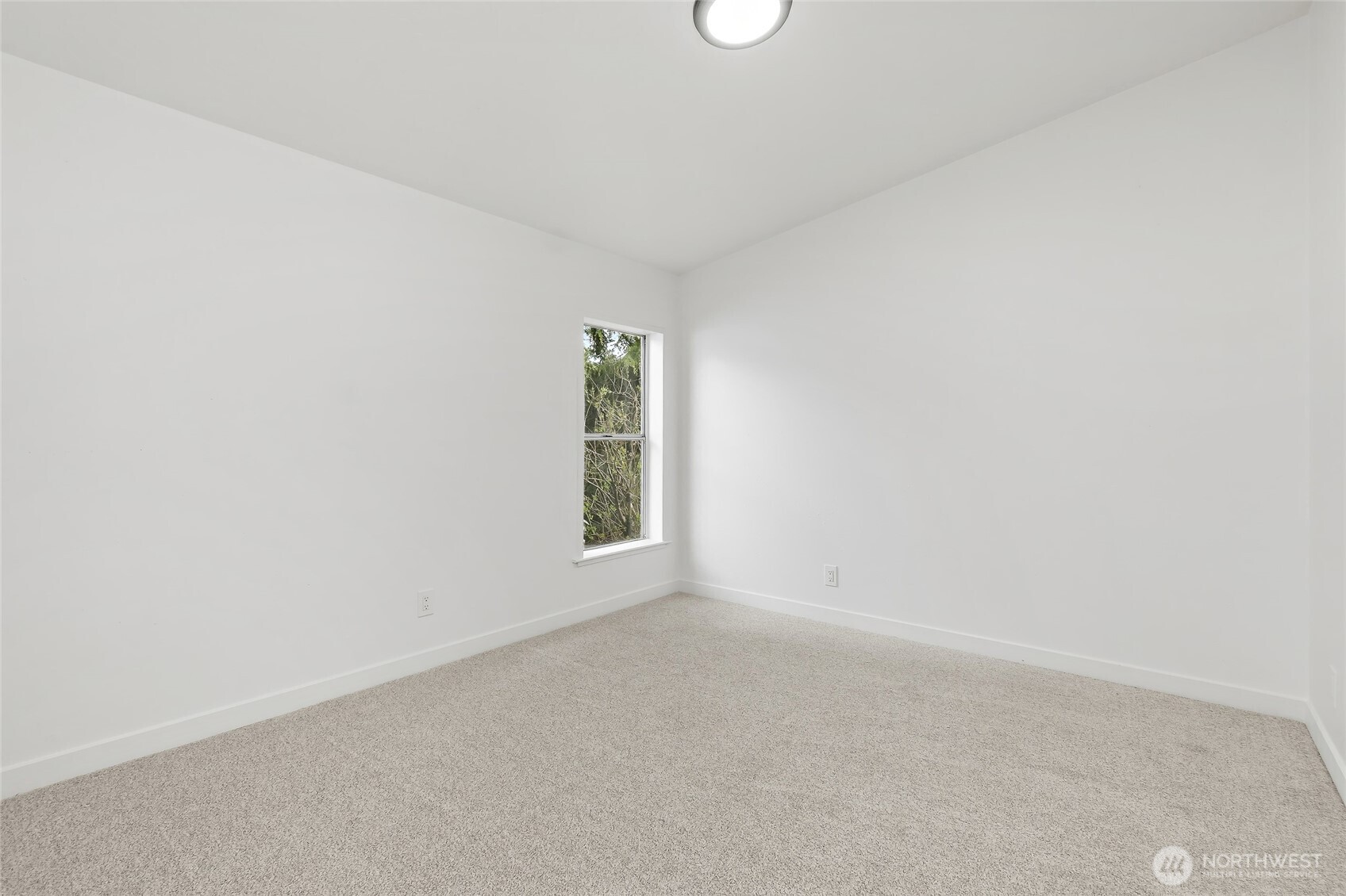 410 V Place SE