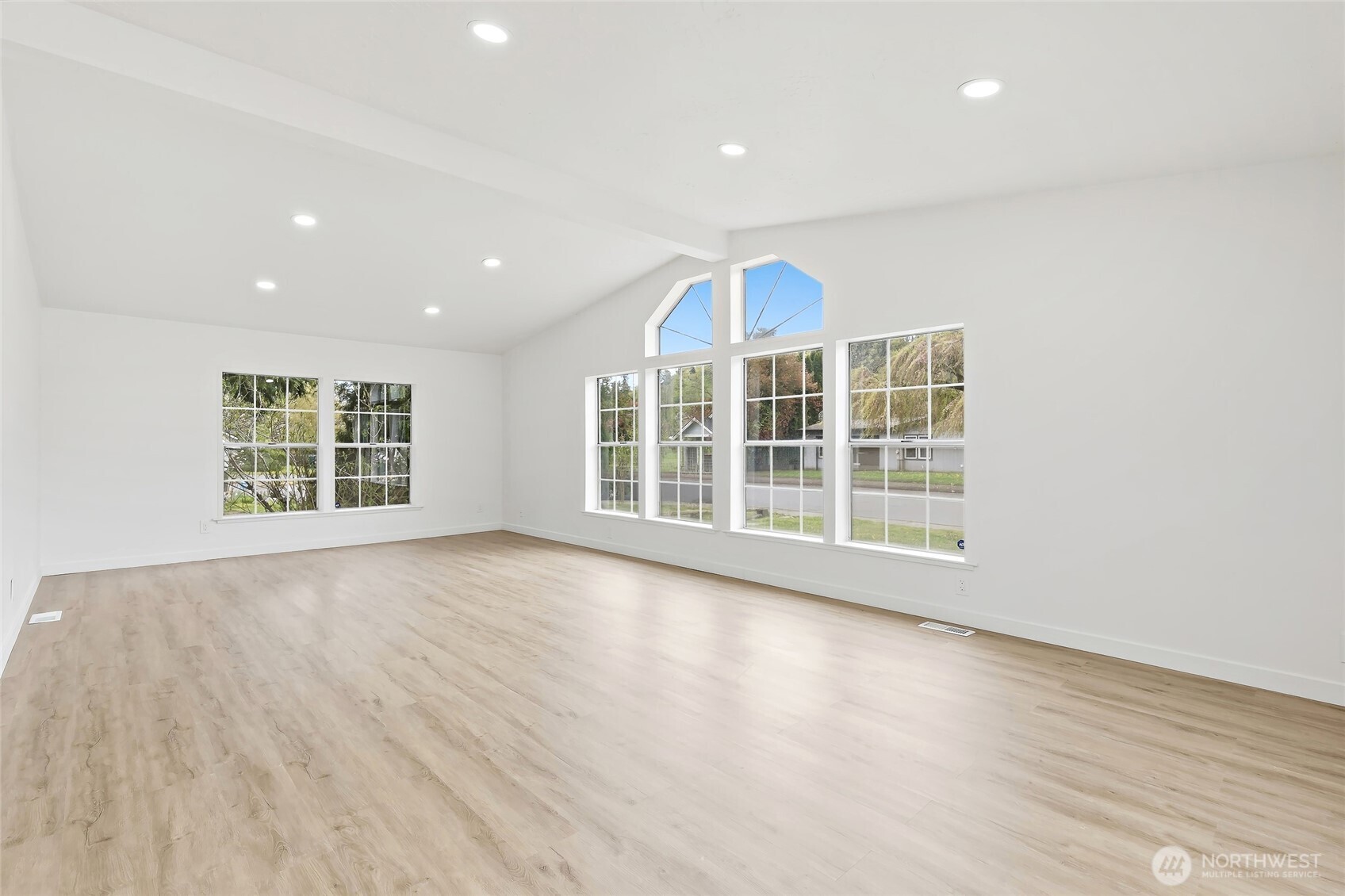 410 V Place SE