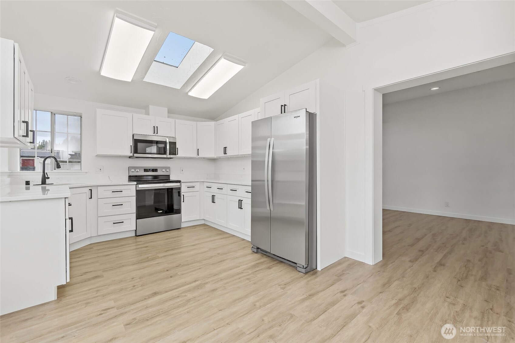 410 V Place SE