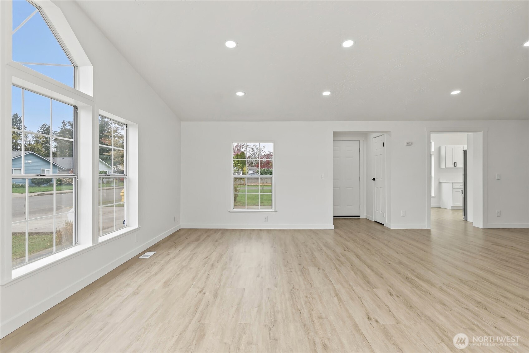 410 V Place SE
