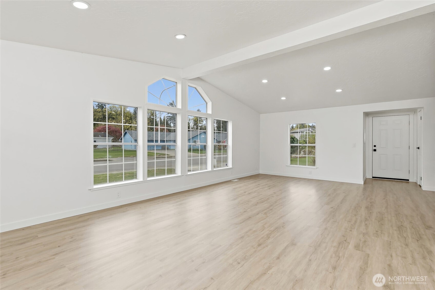 410 V Place SE