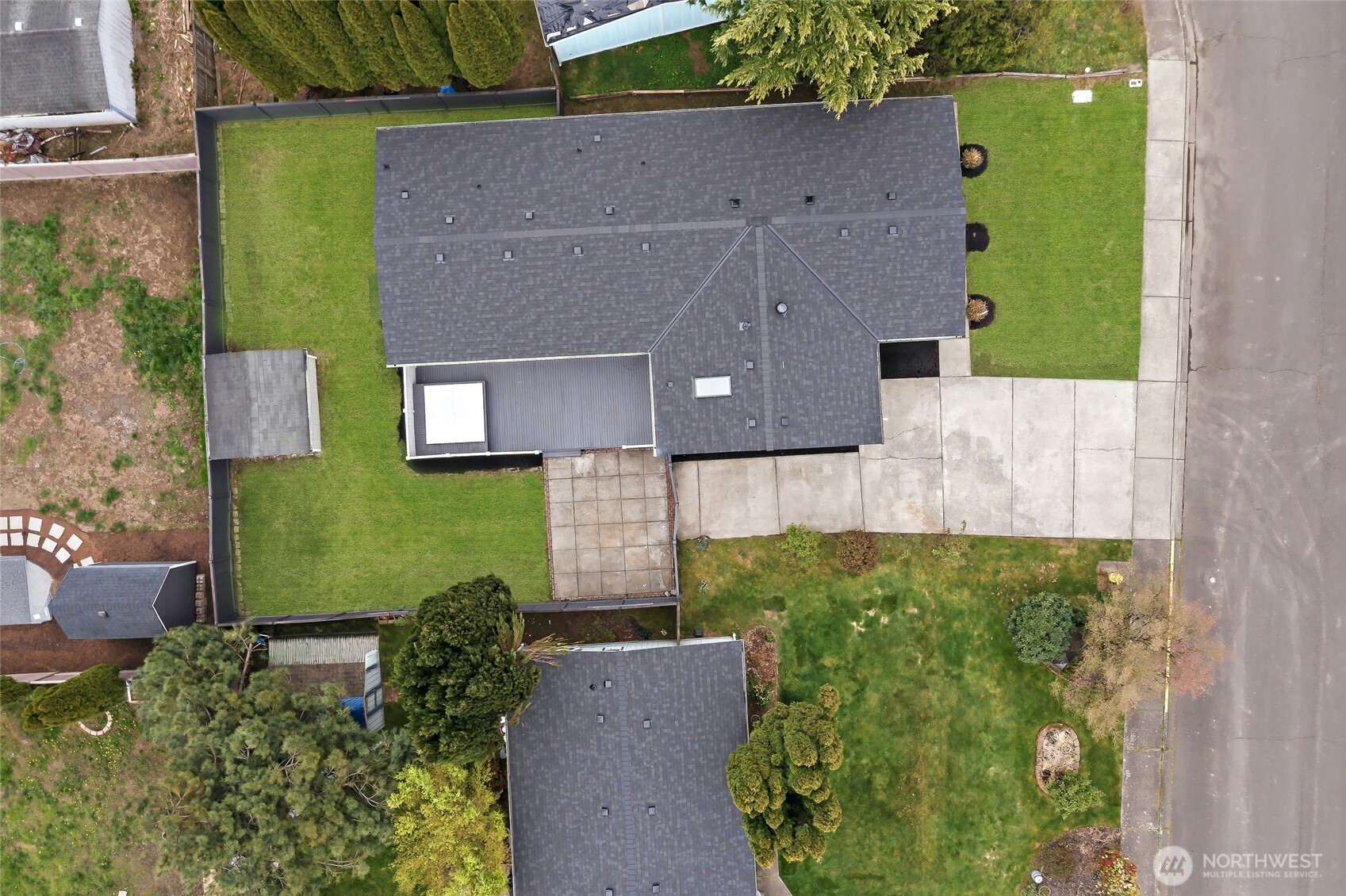 410 V Place SE
