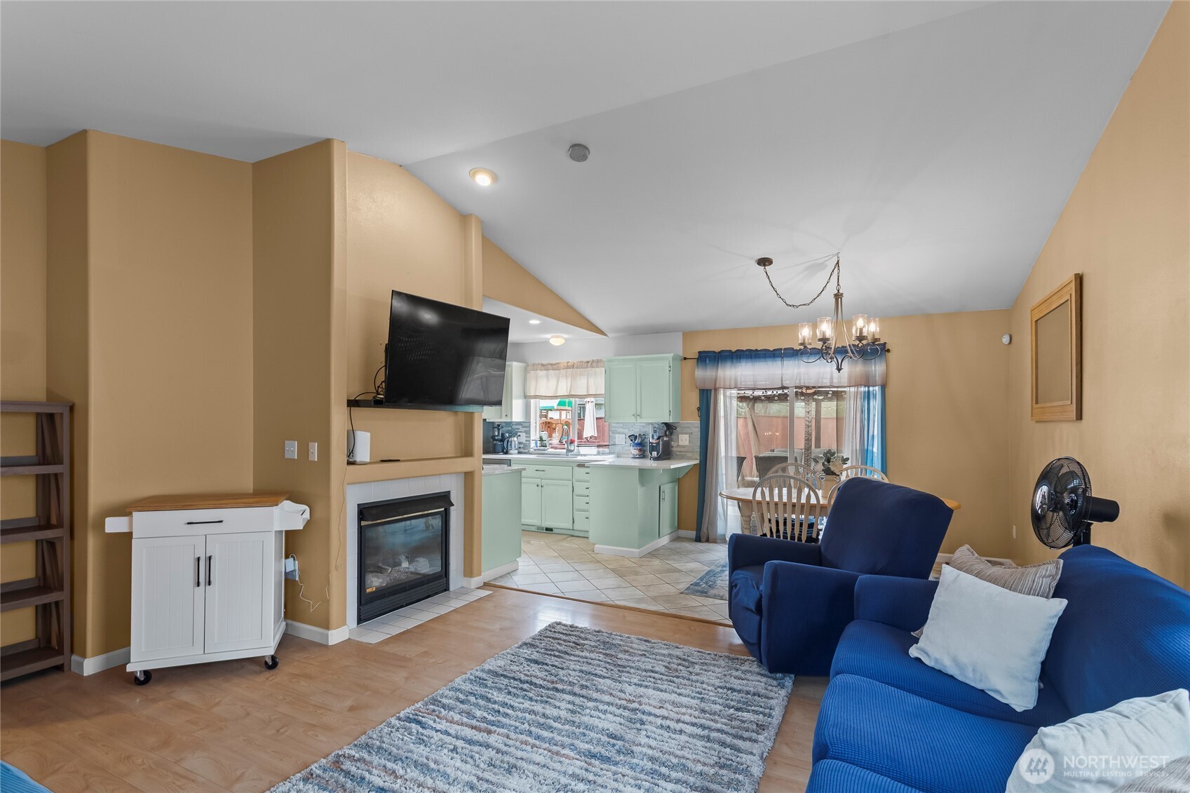 1305 185th Street E
