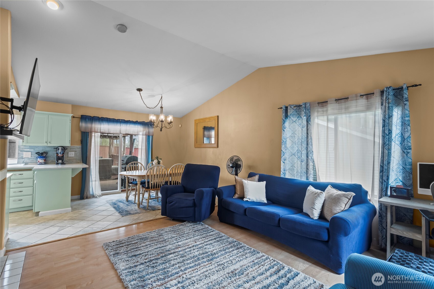 1305 185th Street E