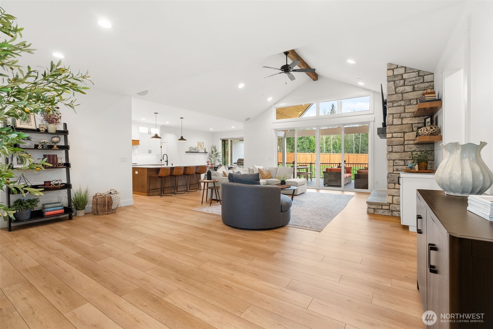 17905 28th Street E