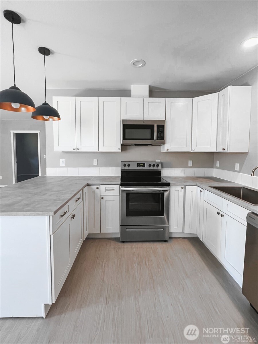 1306 E 32nd Street