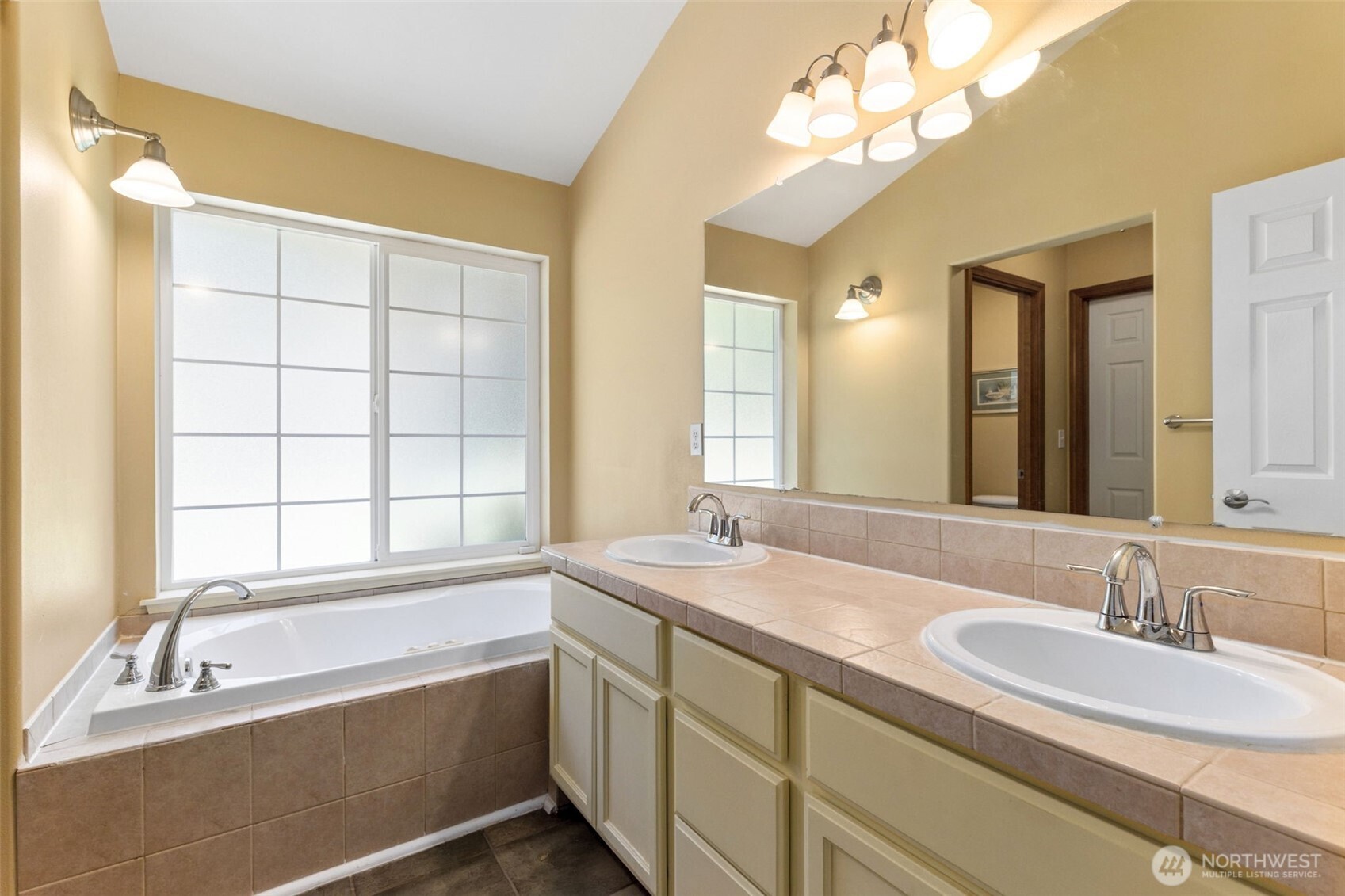 51 E Vine Maple Lane