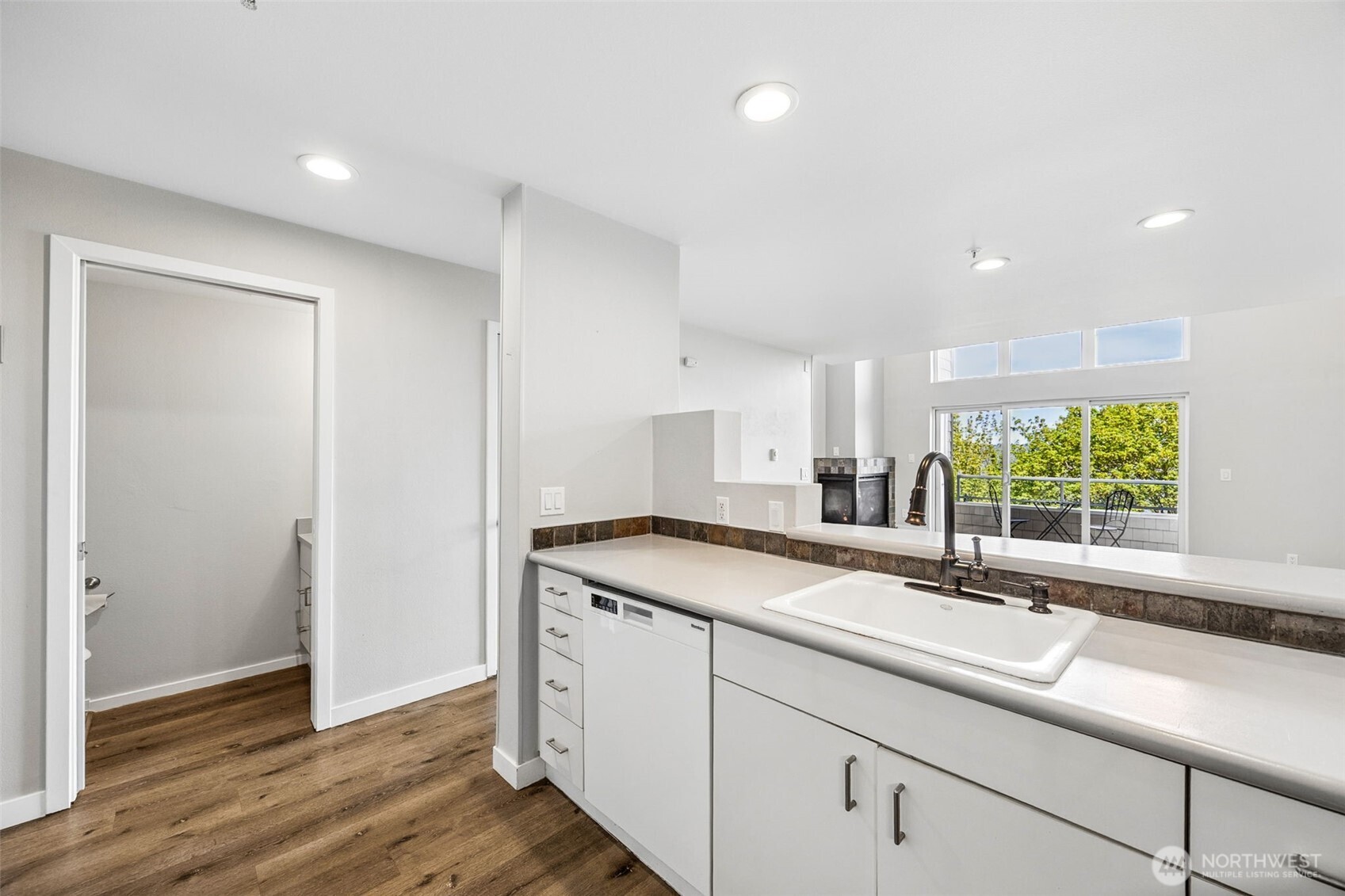 1 Broadway Unit: 302