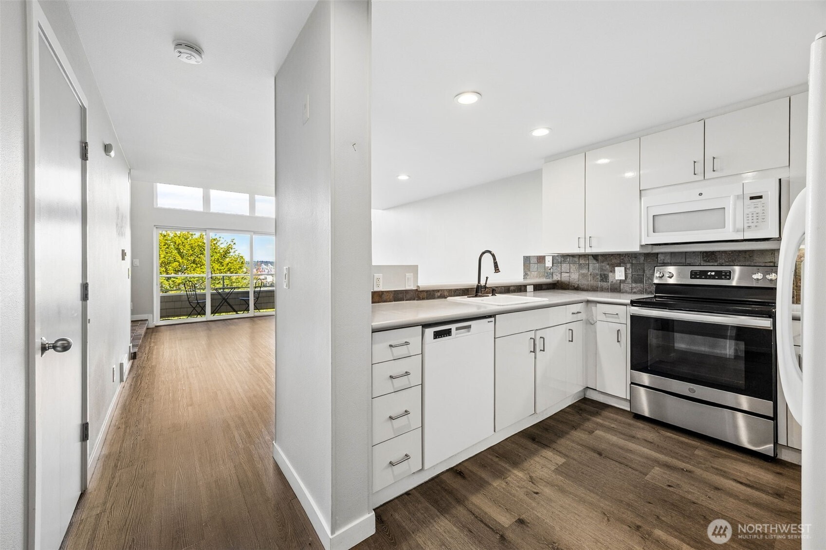 1 Broadway Unit: 302