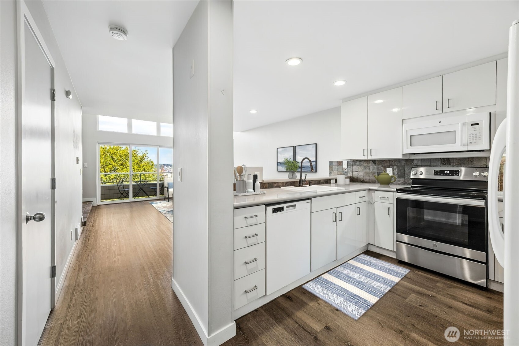 1 Broadway Unit: 302