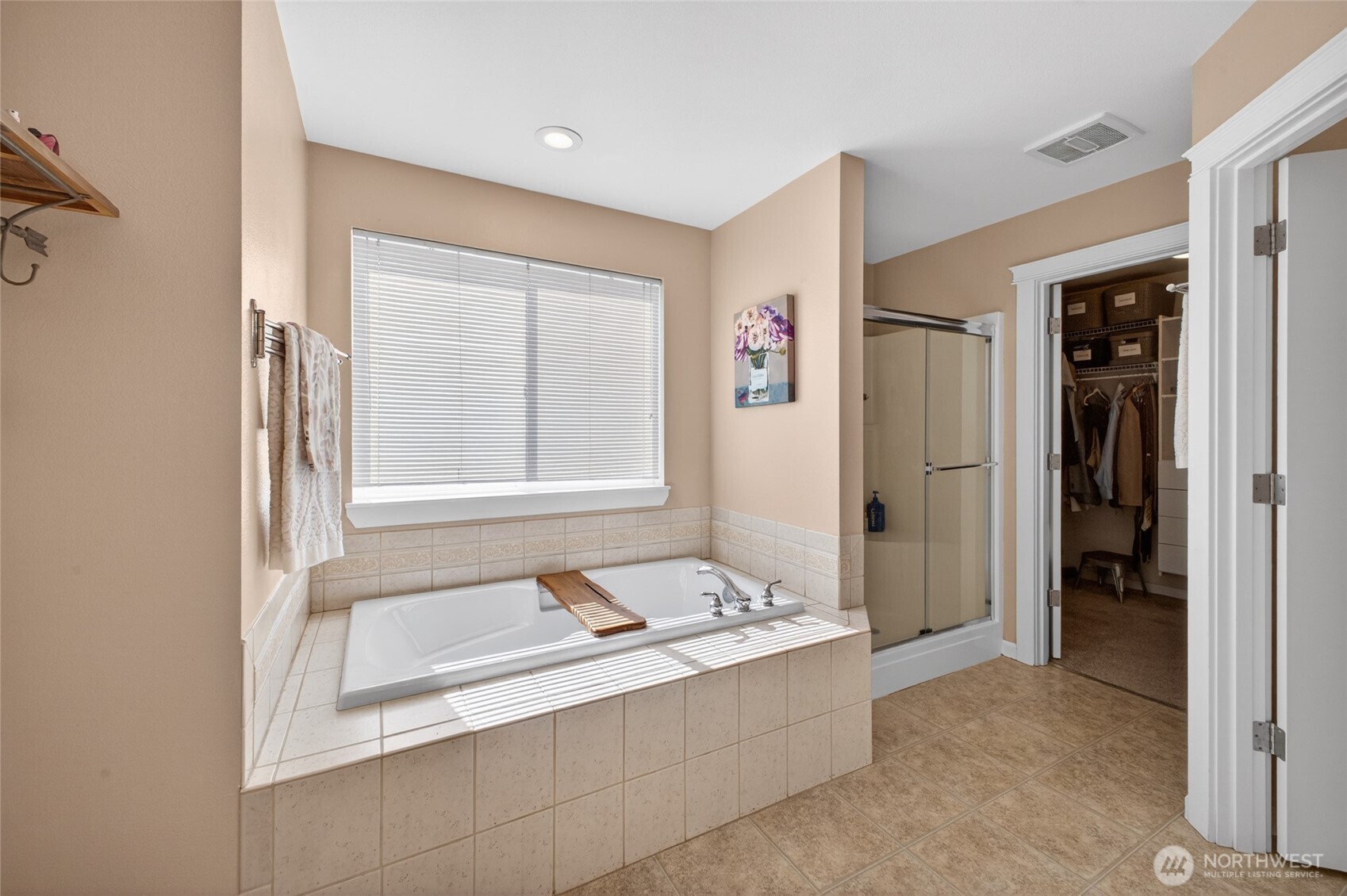 Exceptionally Maintained Home in Morning View Ridge 