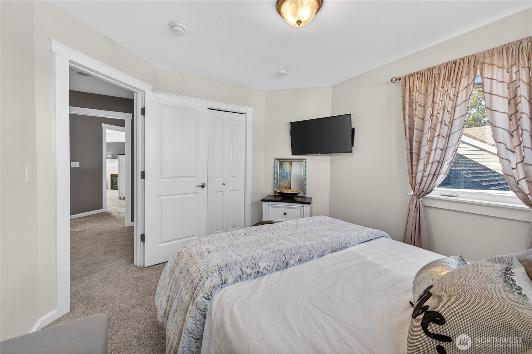 Exceptionally Maintained Home in Morning View Ridge 