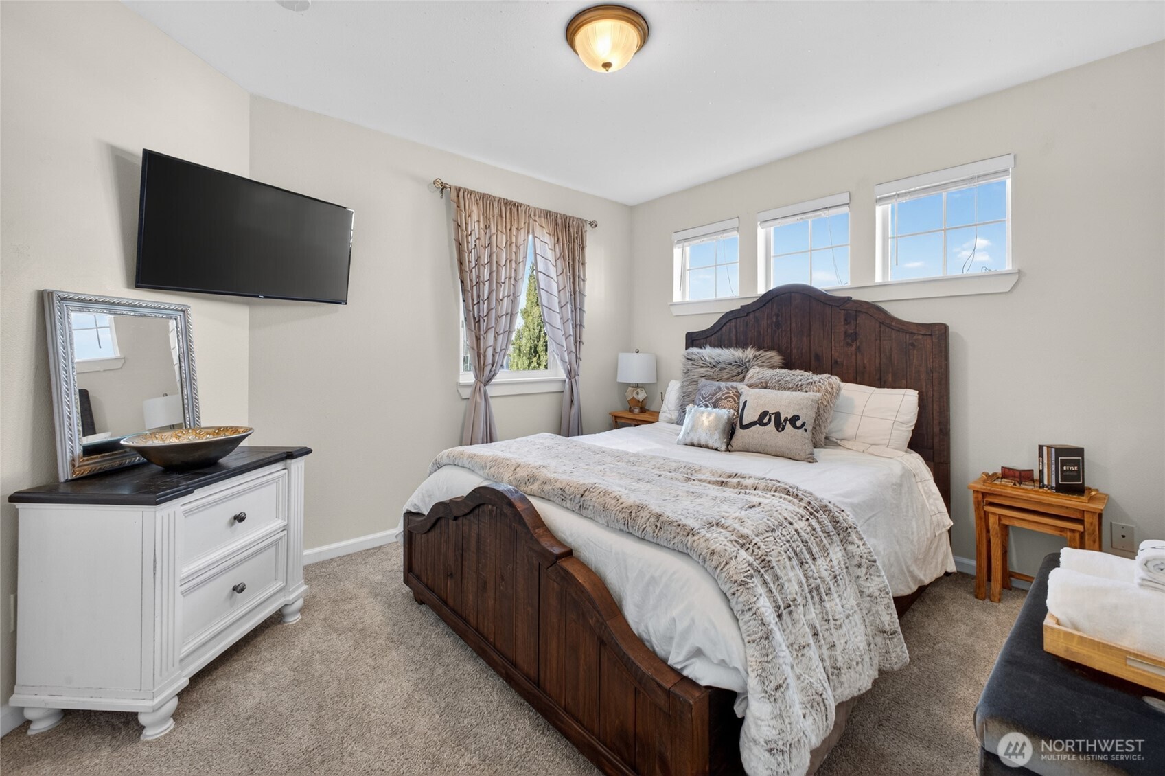 Exceptionally Maintained Home in Morning View Ridge 