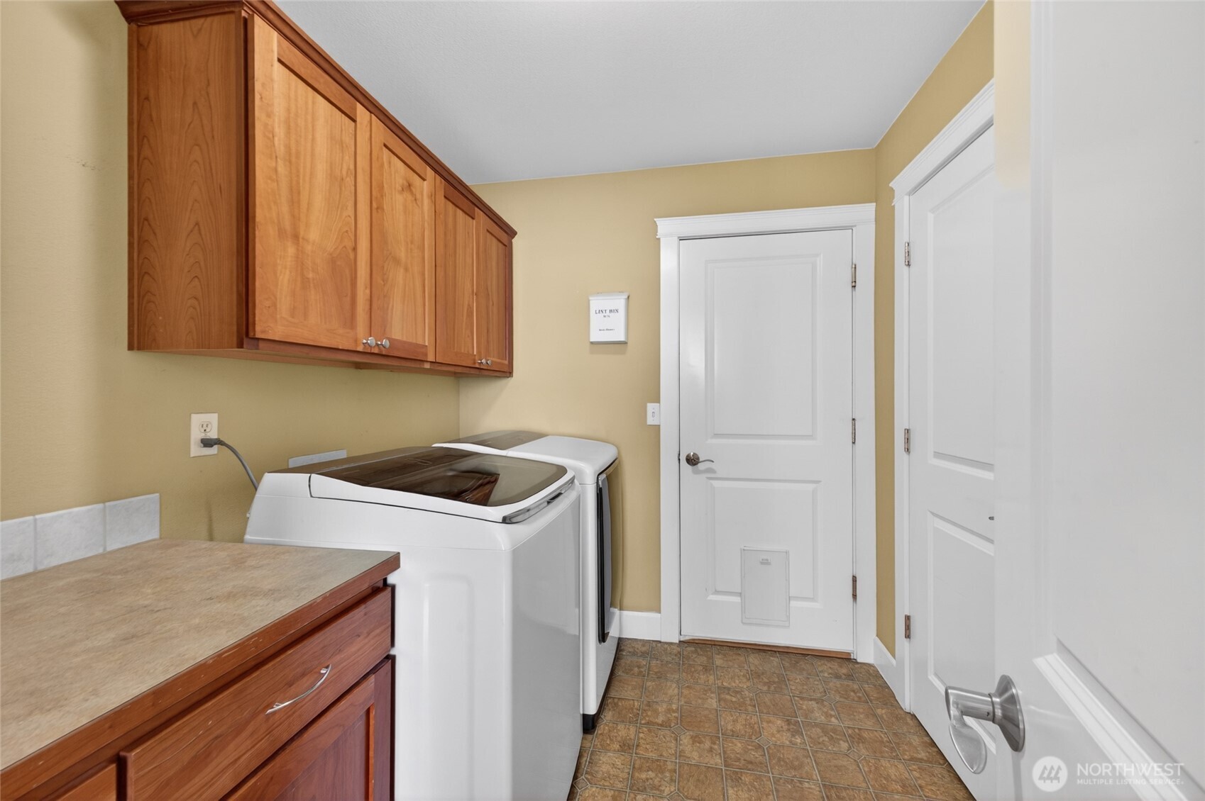 Exceptionally Maintained Home in Morning View Ridge 
