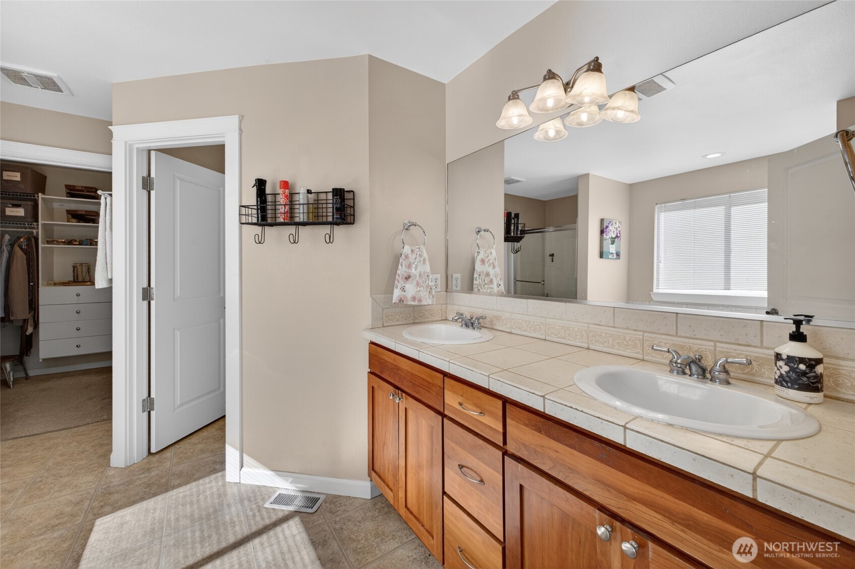 Exceptionally Maintained Home in Morning View Ridge 